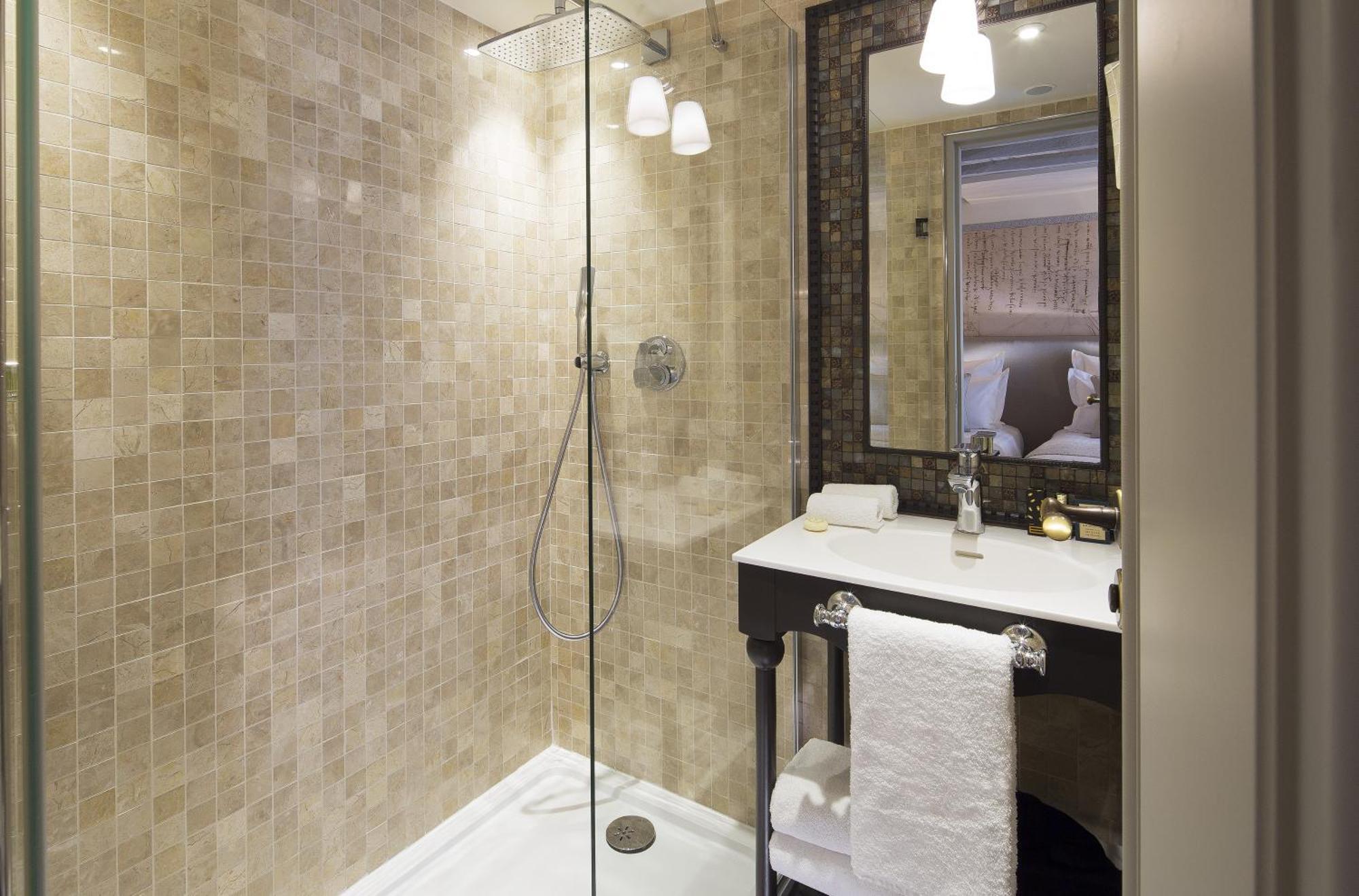 L'Adorateur with Spa Access,703289923:JPEG