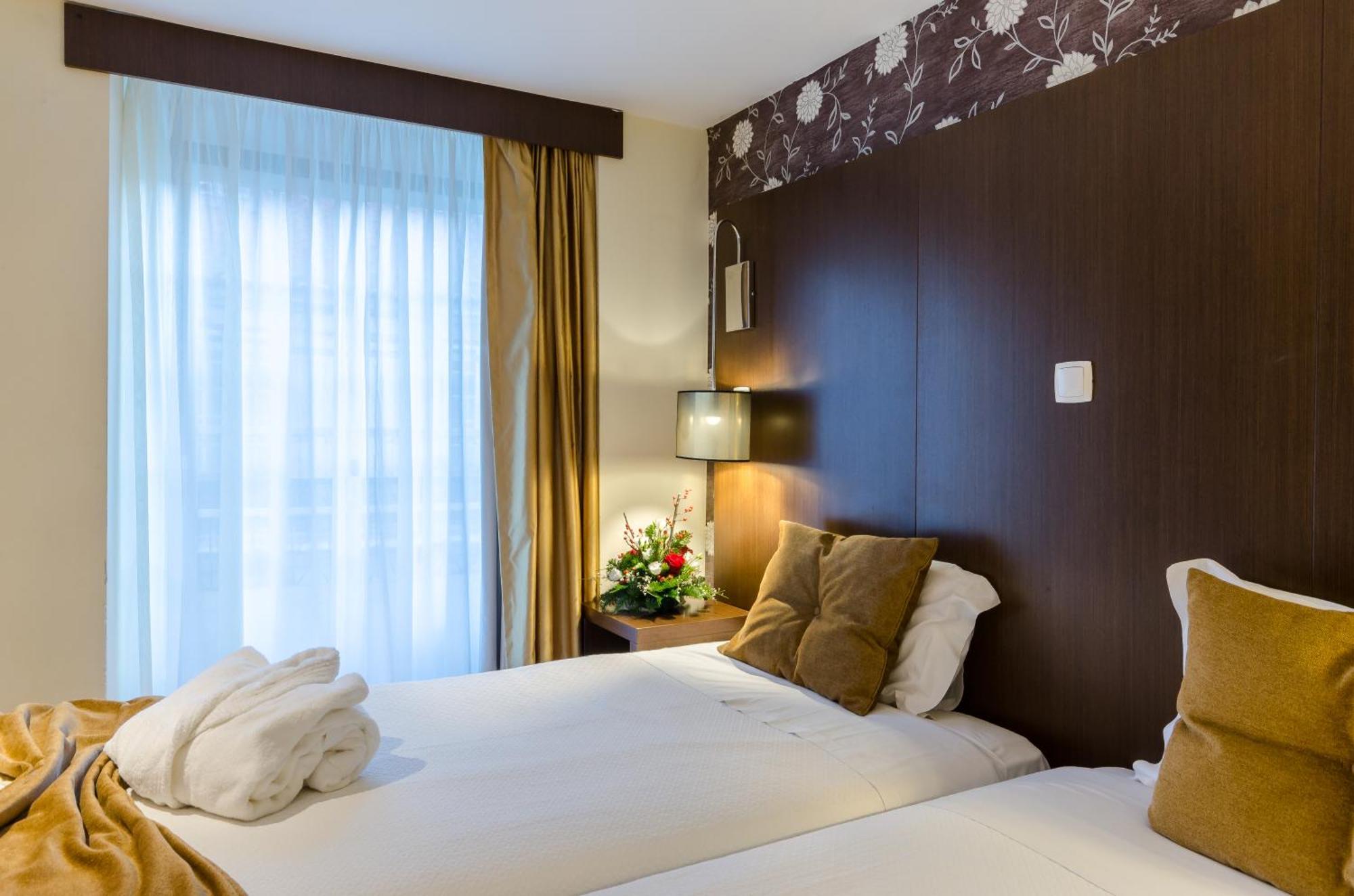 Triple Room,703721086:JPEG