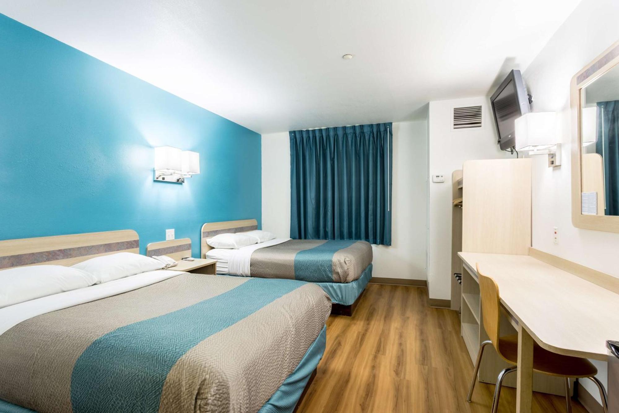 Quadruple Room - Non-Smoking