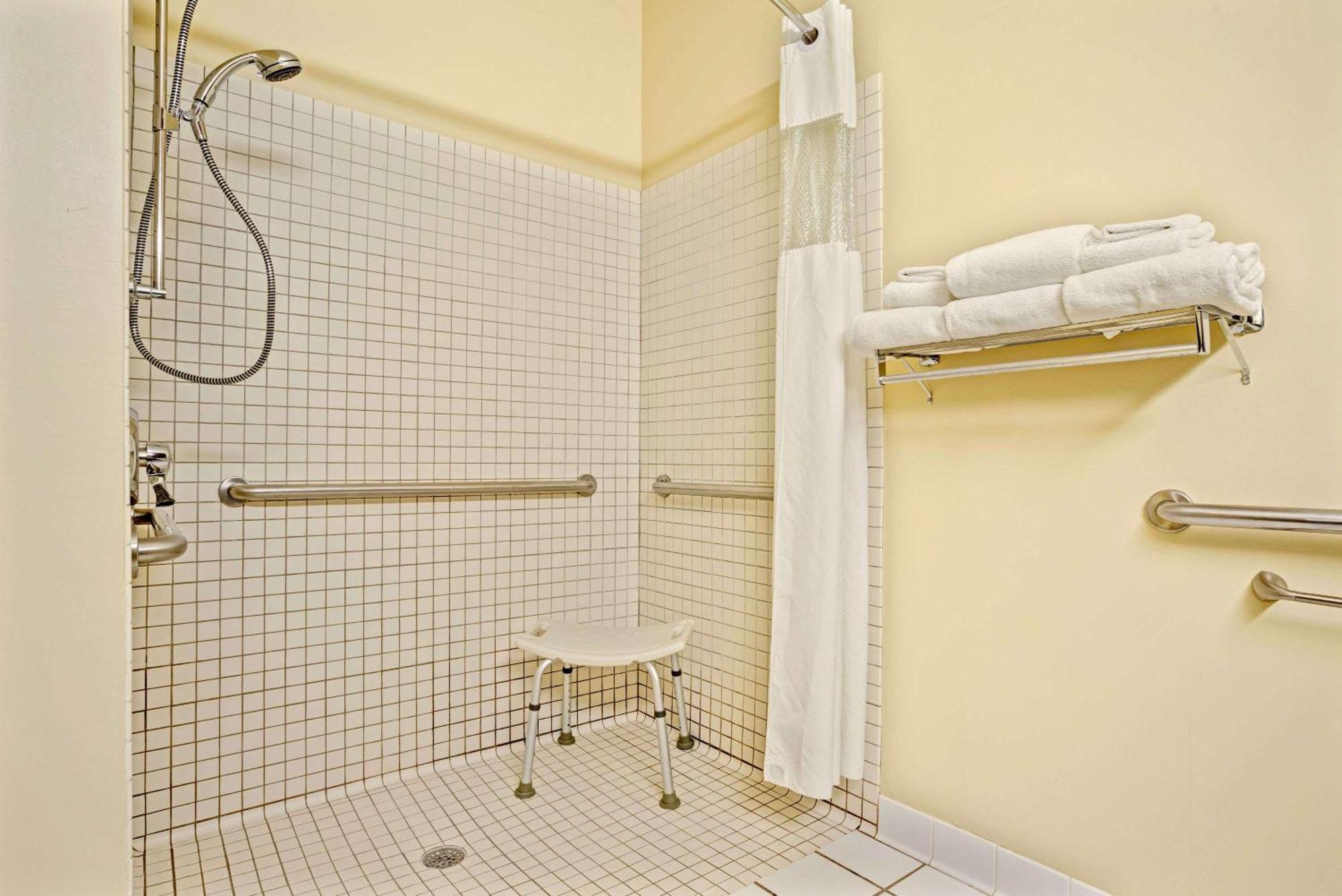 Queen Room with Two Queen Beds - Disability Access/Non-Smoking