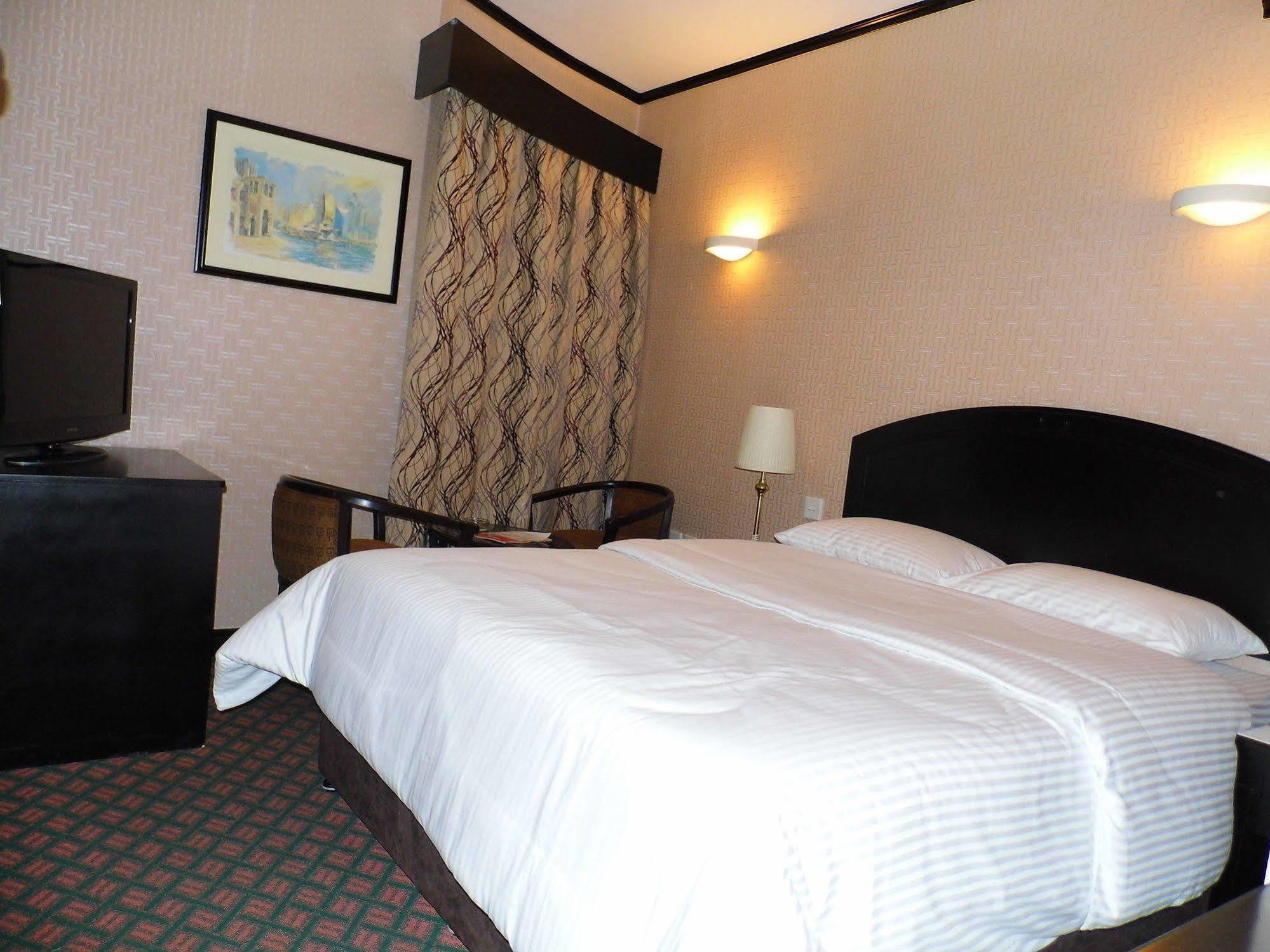 Quarto Individual