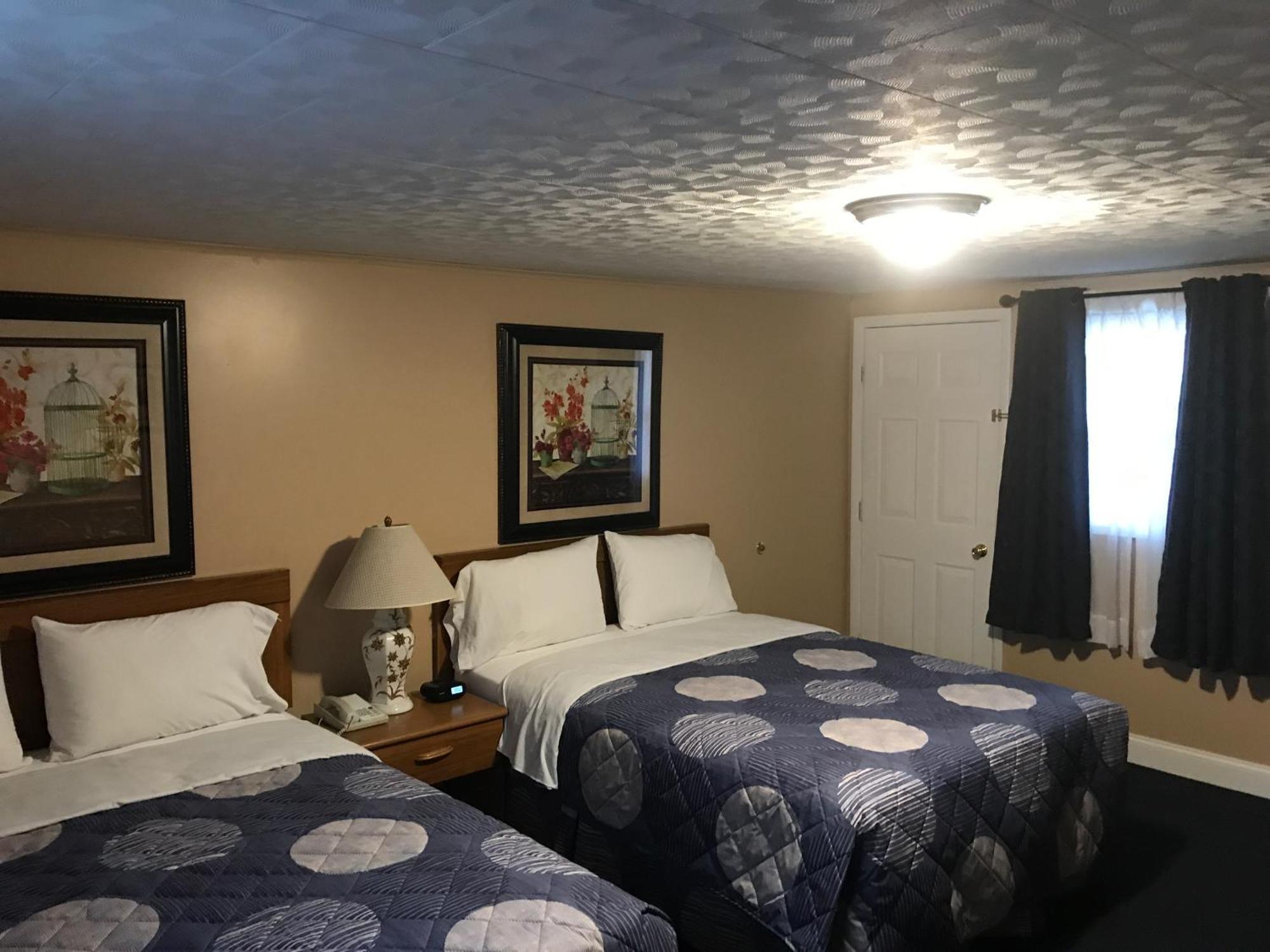 Queen Room Two Queen Beds Non-Smoking
