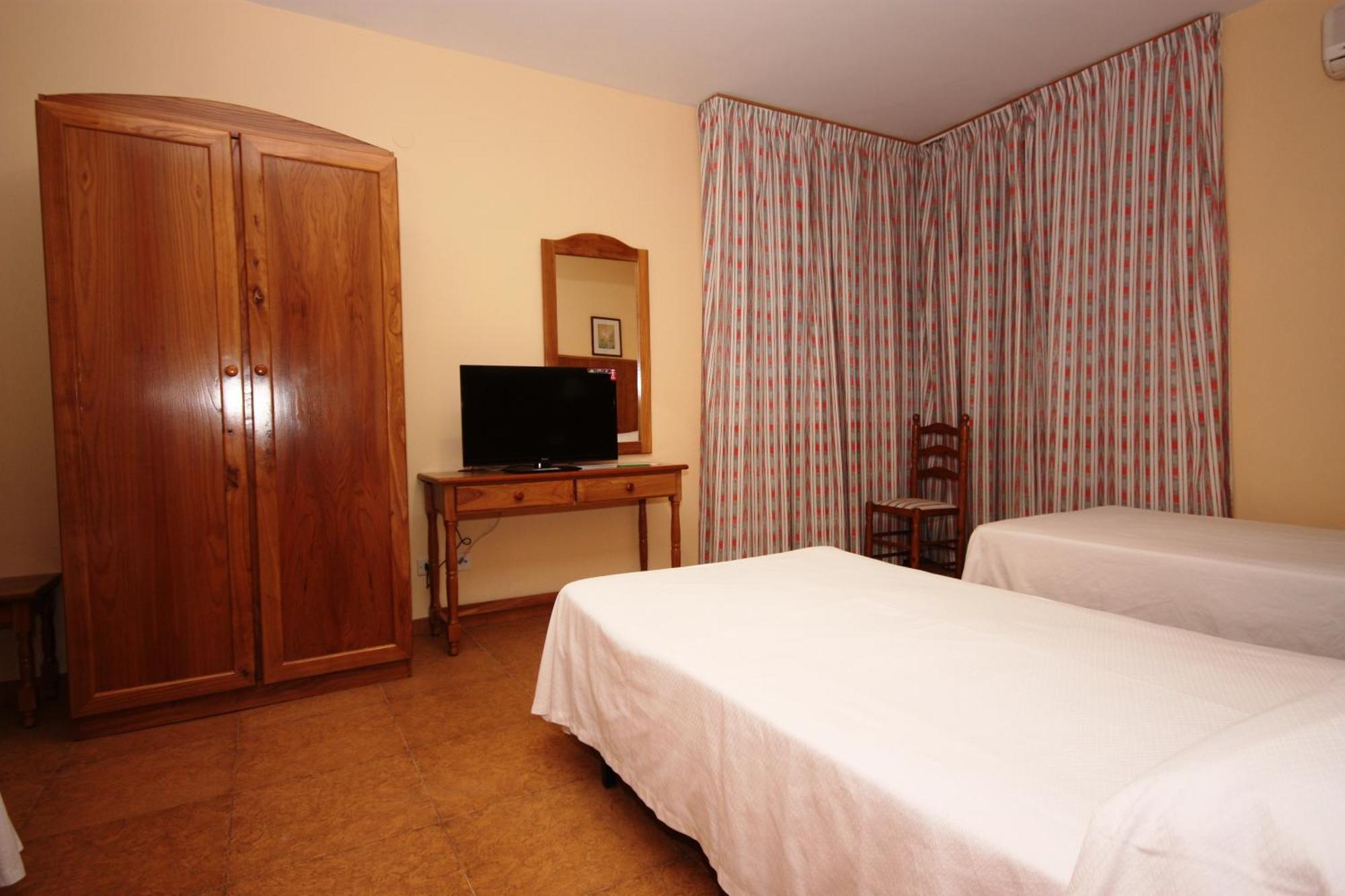 Economy Twin Room