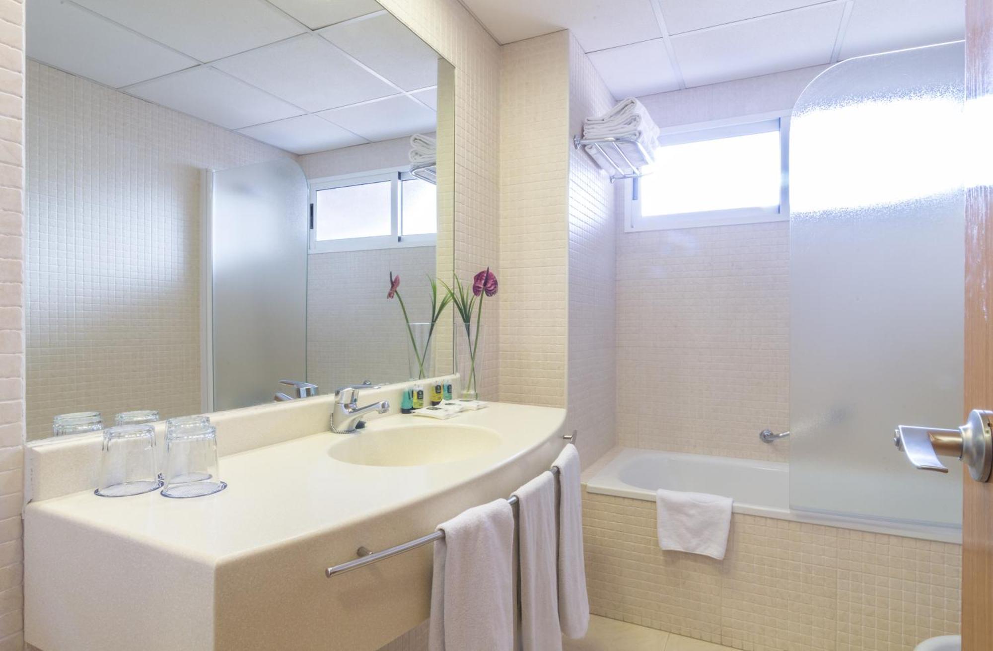 Superior Double or Twin Room Sea View
