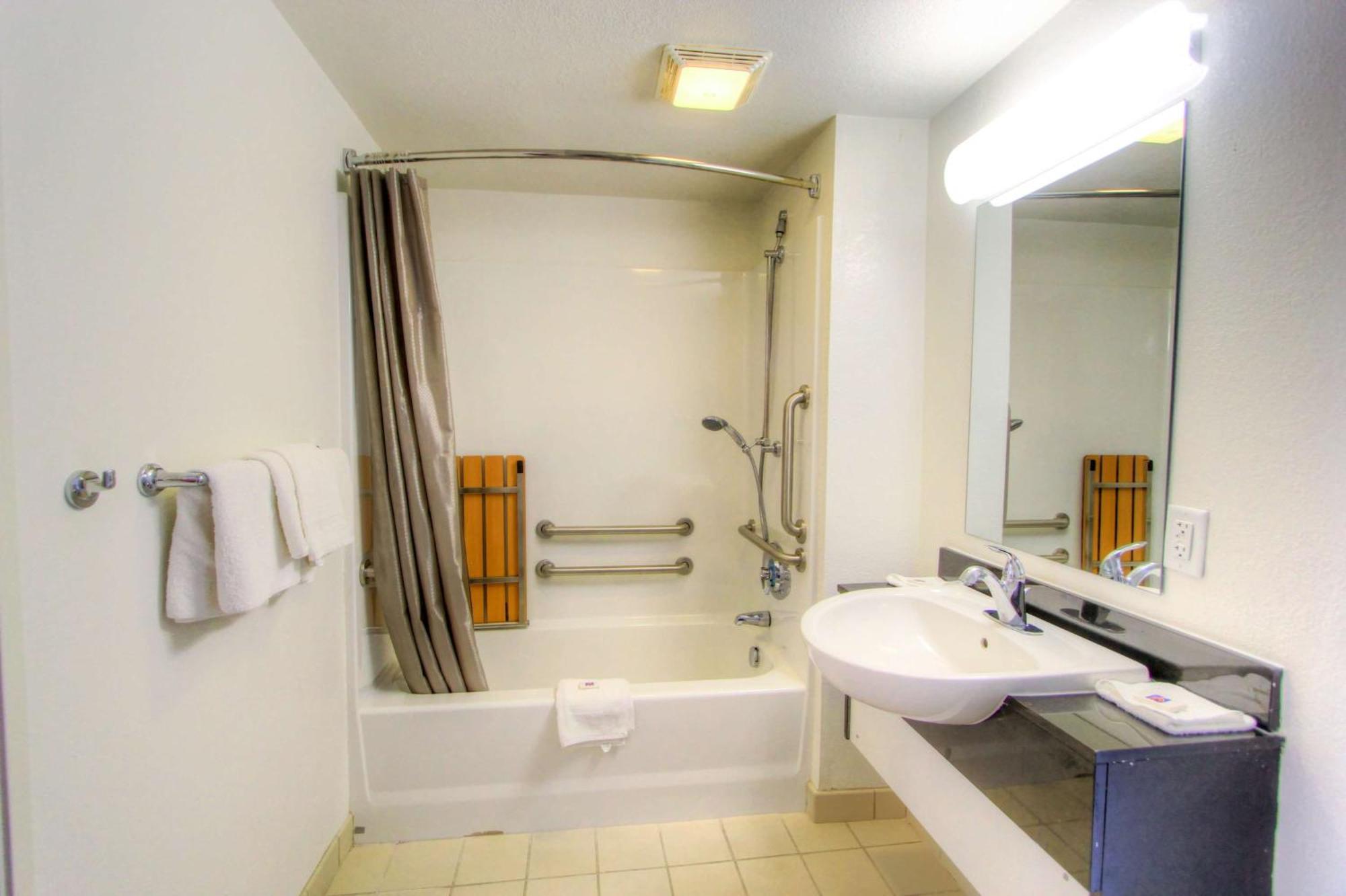 King Room Mobility Access or Non-Smoking