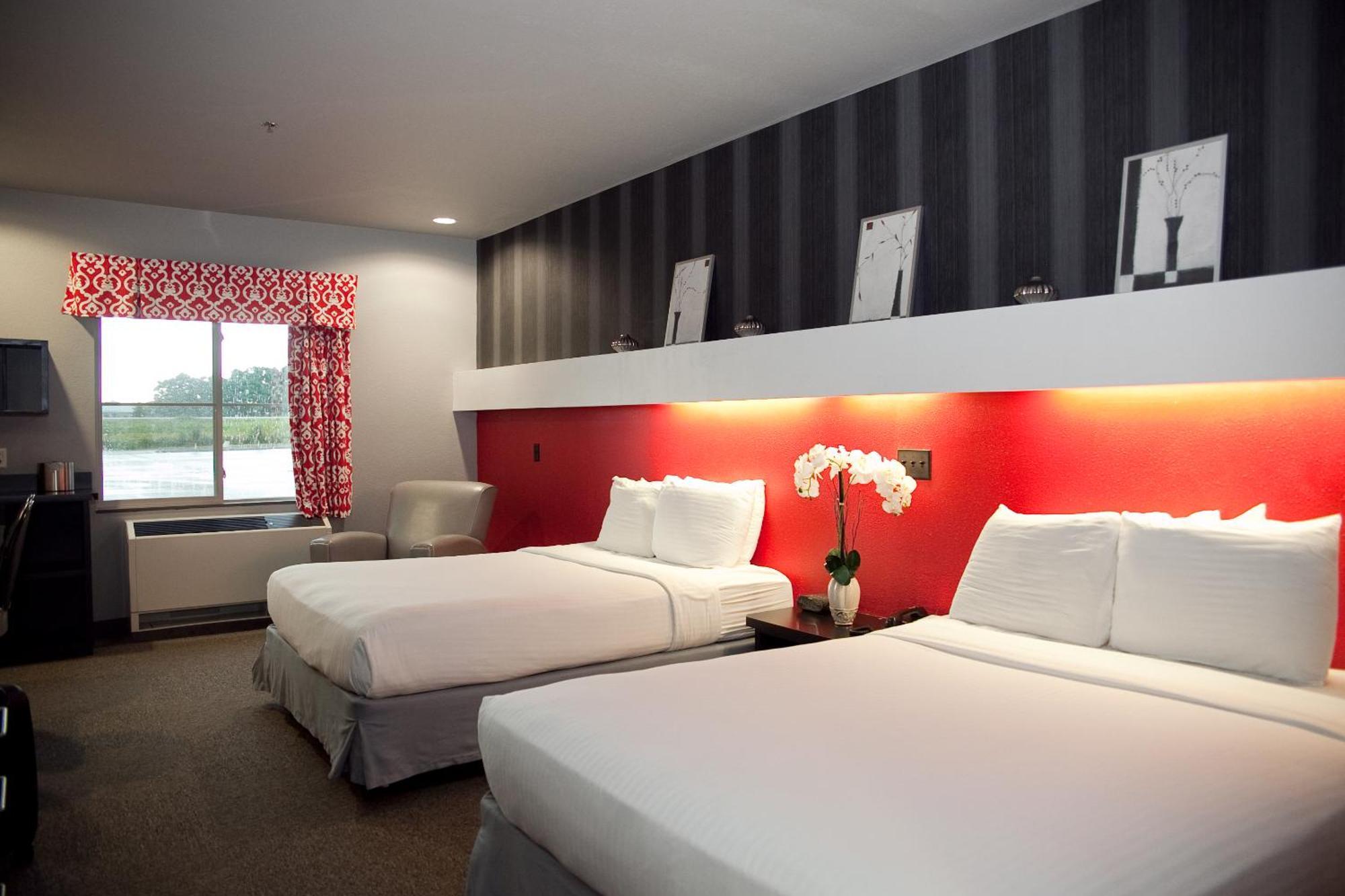 Queen Studio Two Queen Beds Disability Access or Non-Smoking