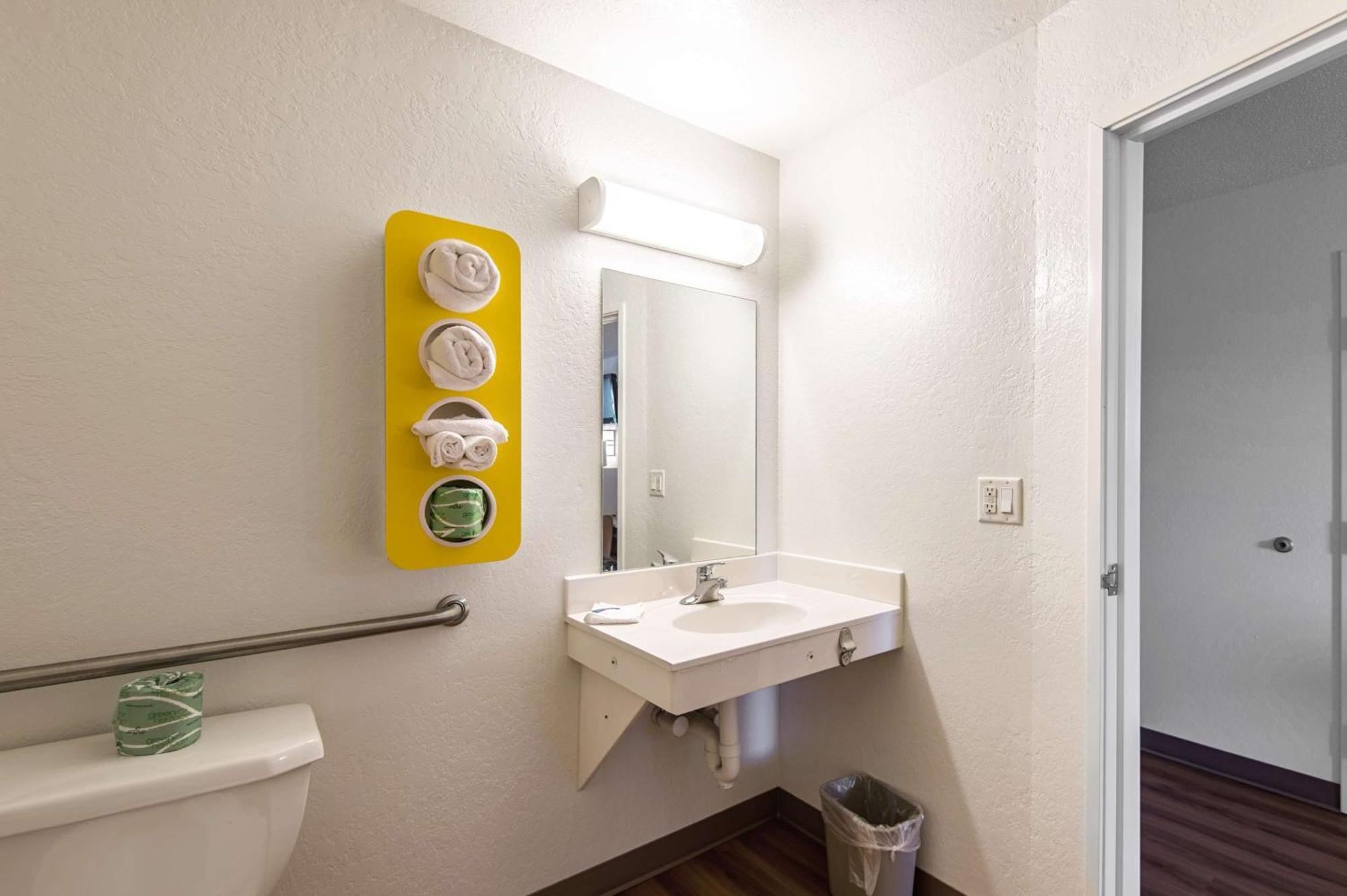Deluxe Quadruple Room - Non-Smoking