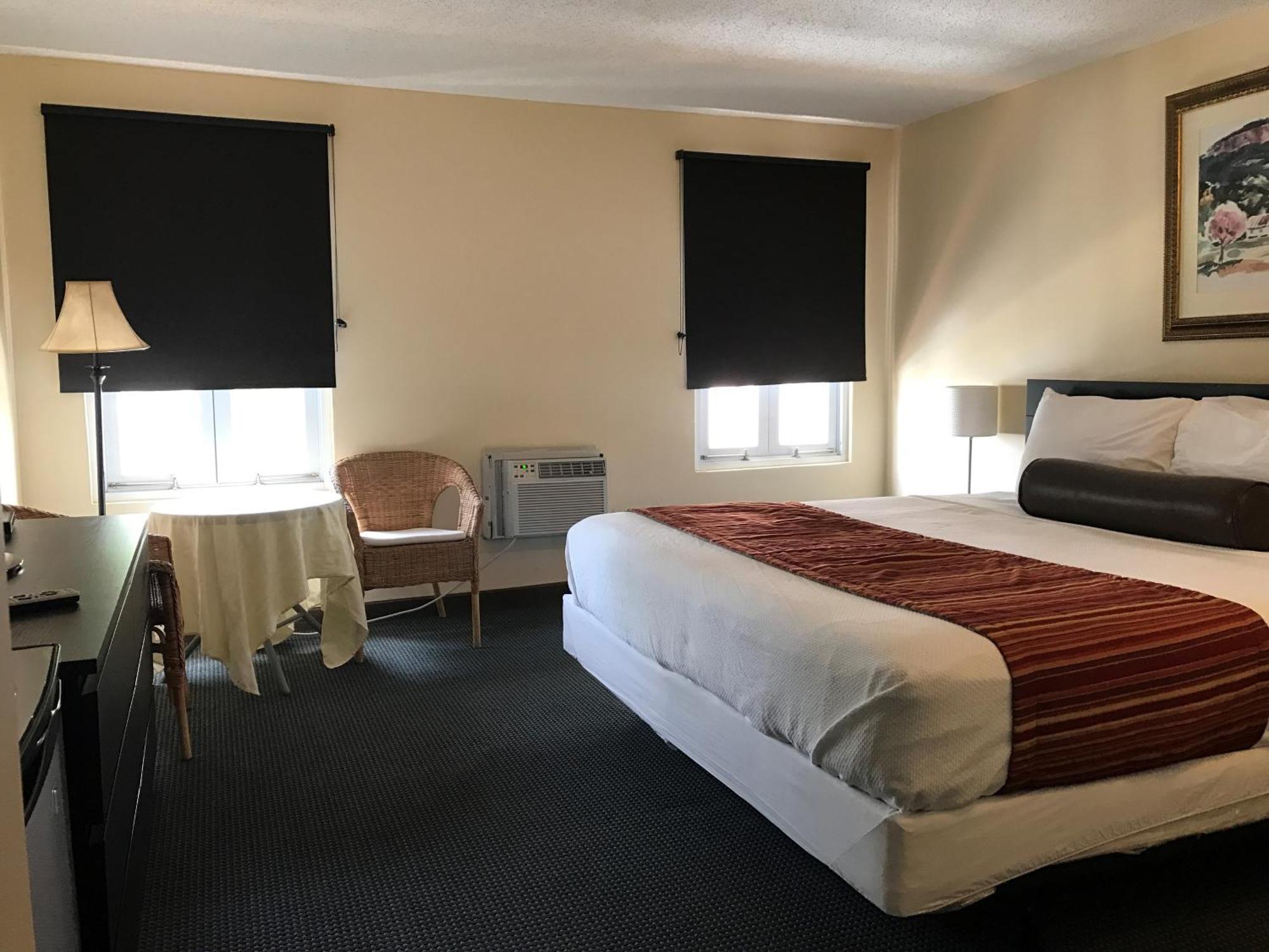 Standard King Room