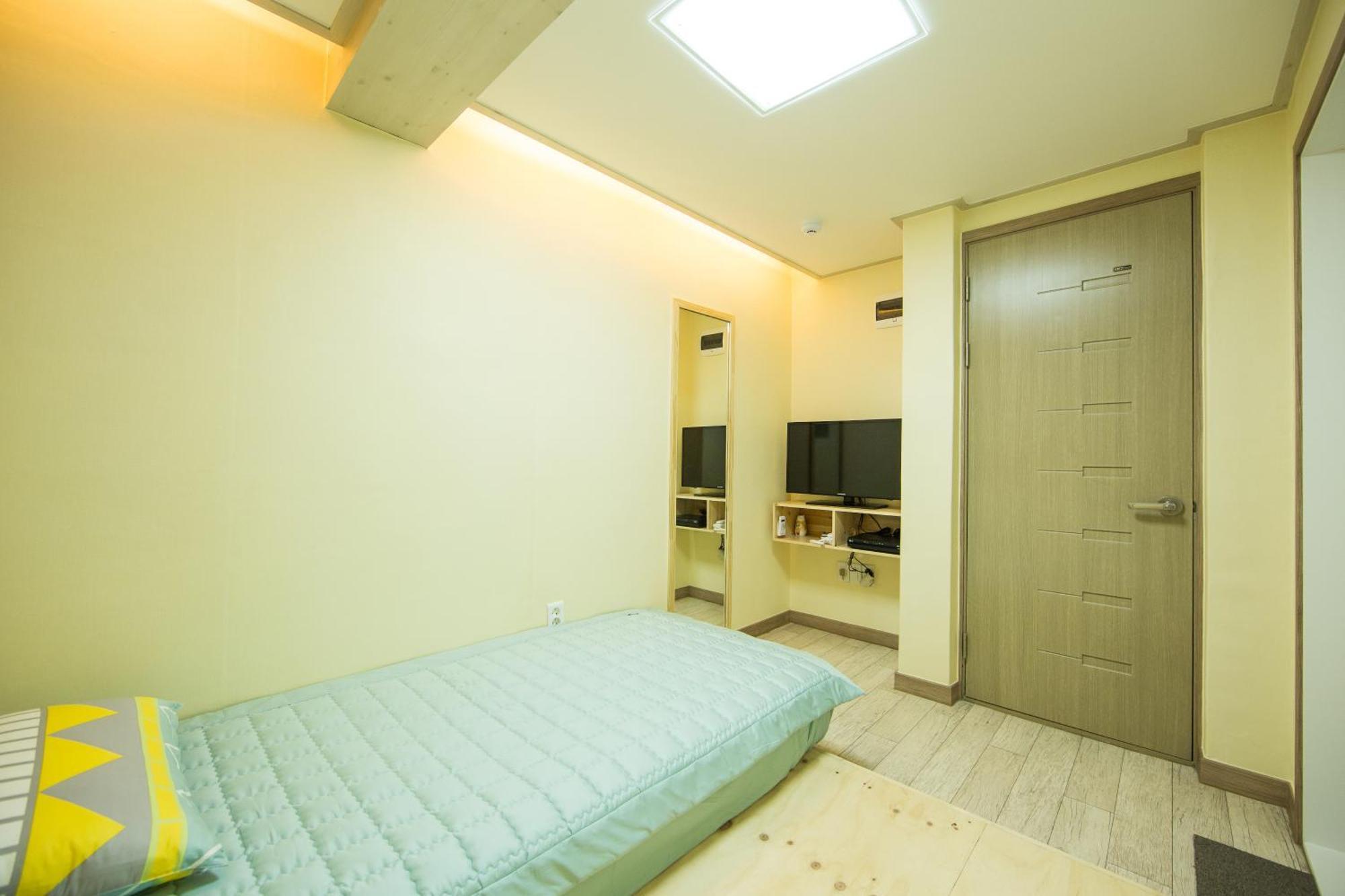 Economy Single Room