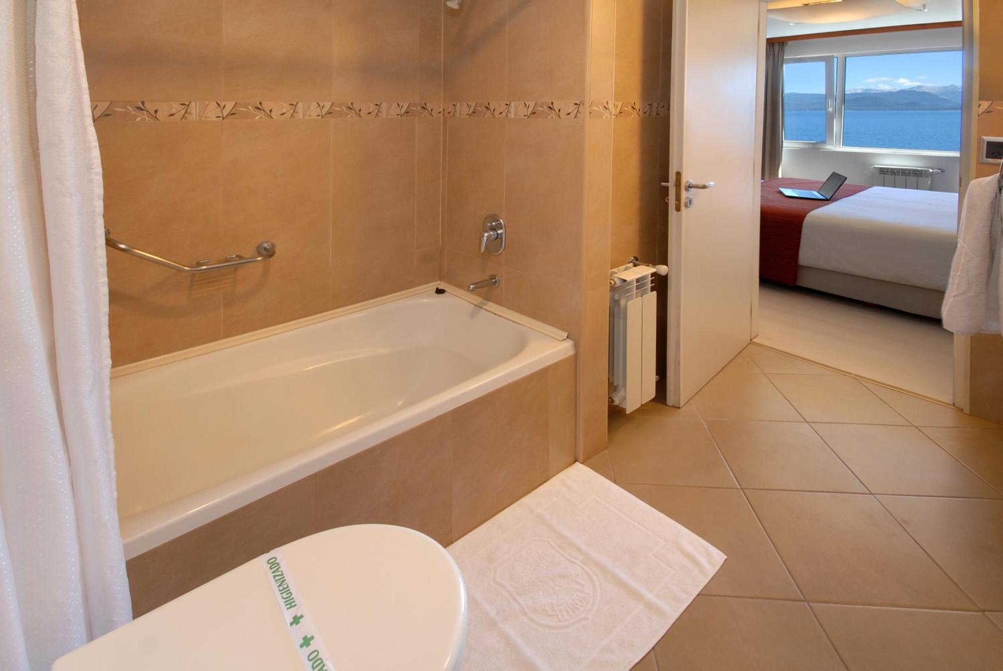 Double or Twin Room Lake View