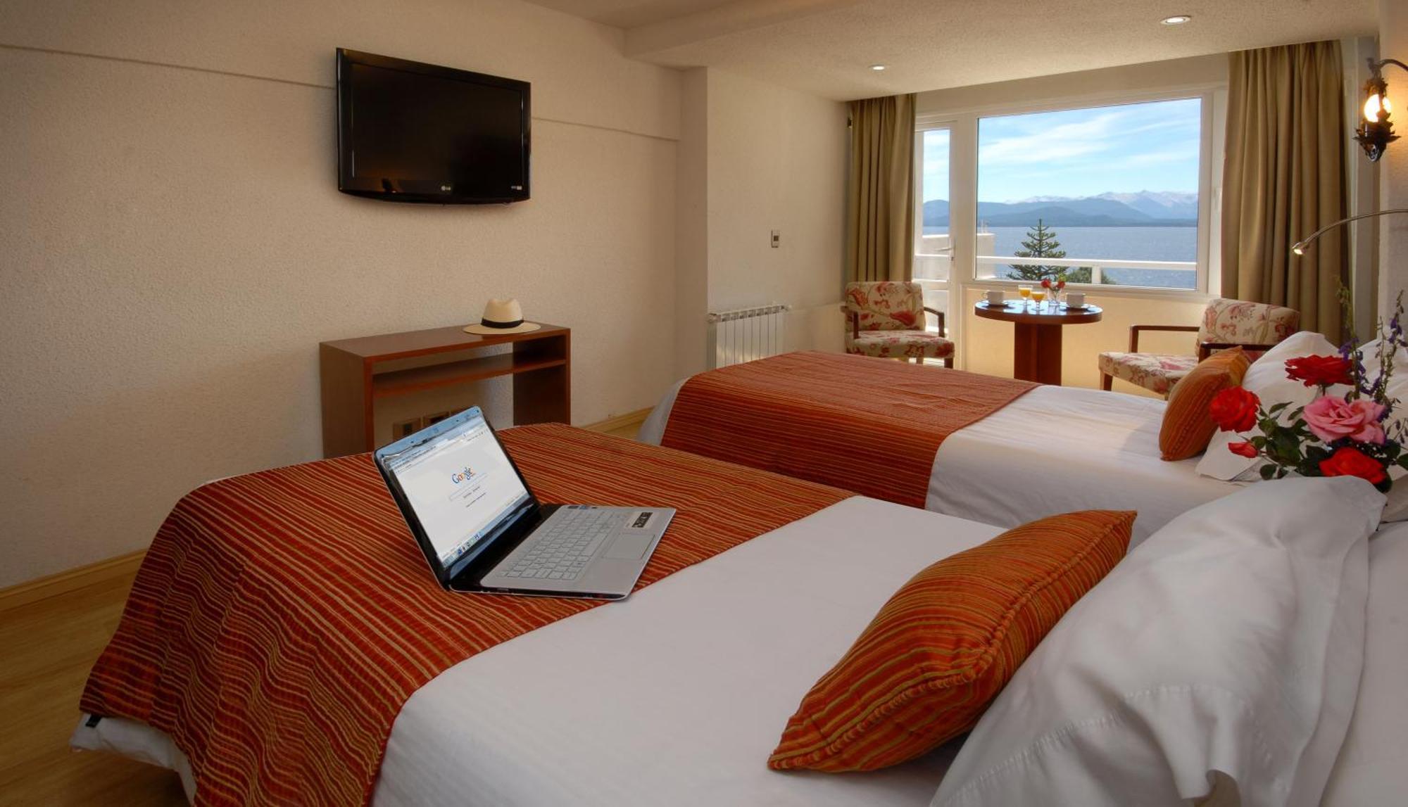 Double or Twin Room Lake View