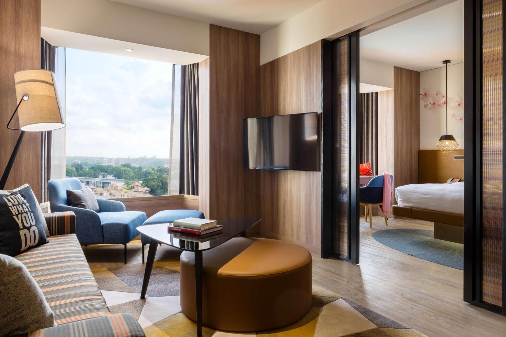 Executive Suite,123381655:JPEG