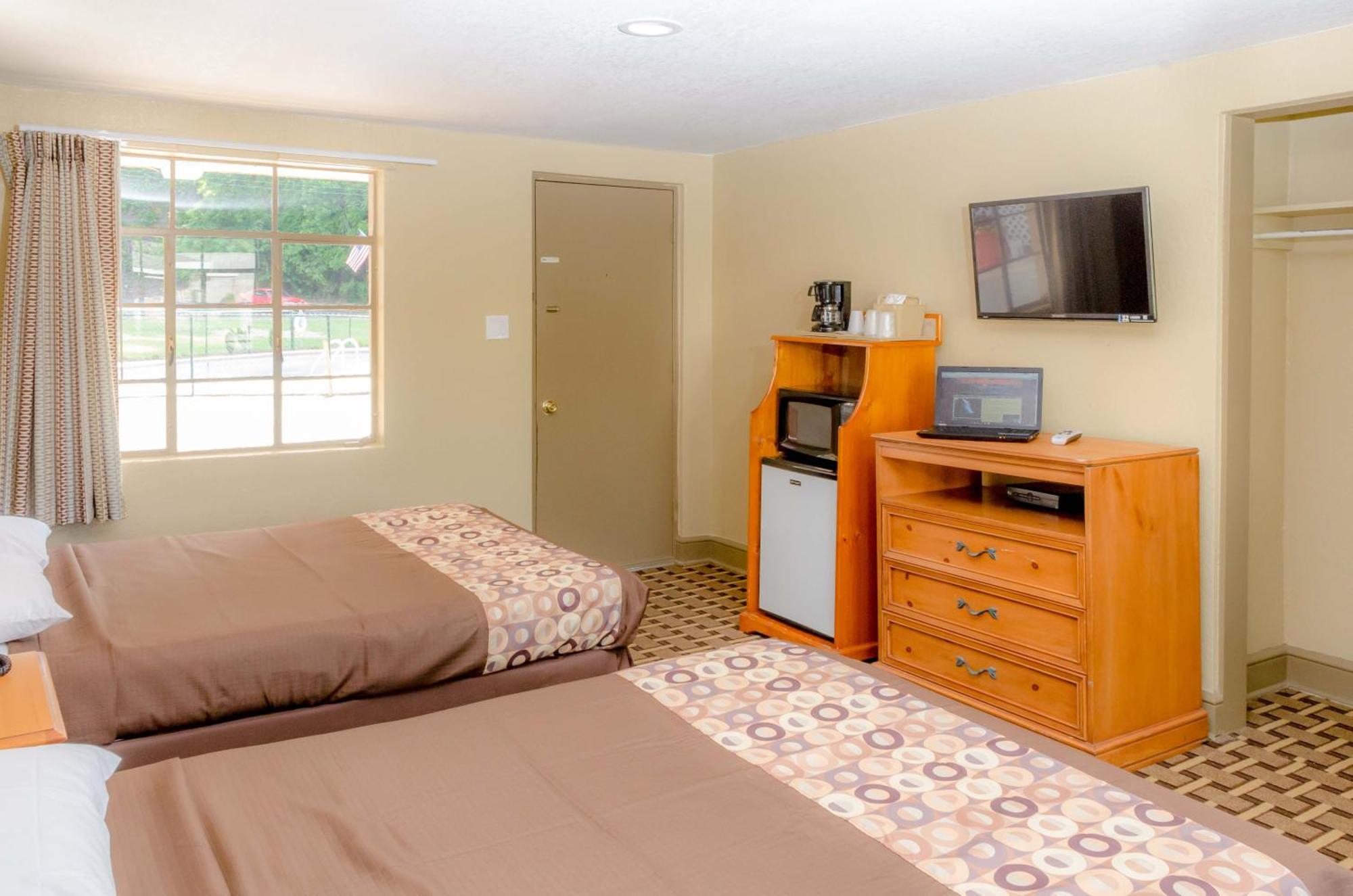 Double Room Two Double Beds Non-Smoking
