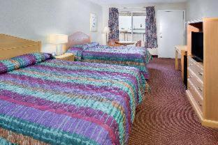 Queen Room with Two Queen Beds - Non-Smoking
