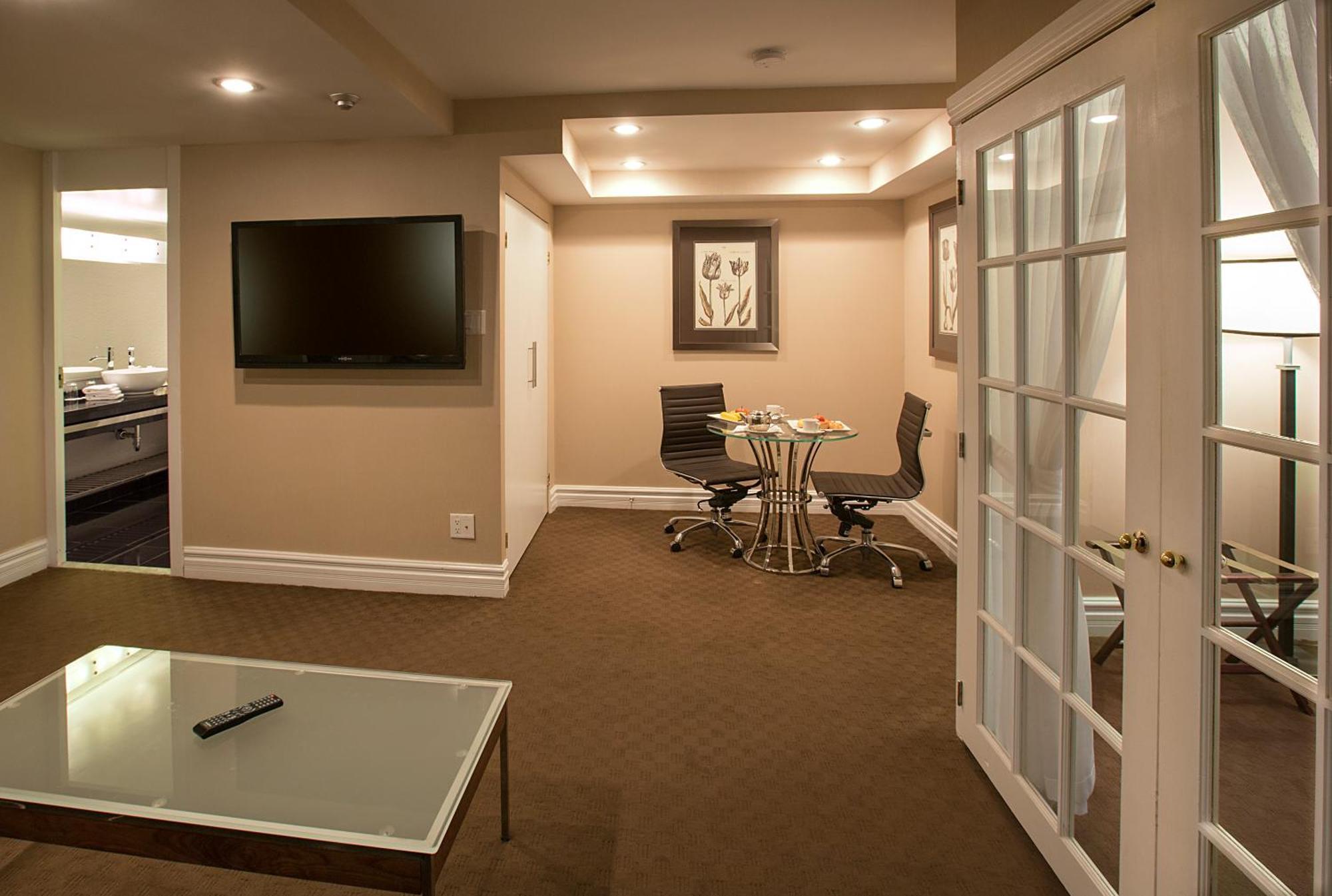 Executive Suite 2 Double Beds