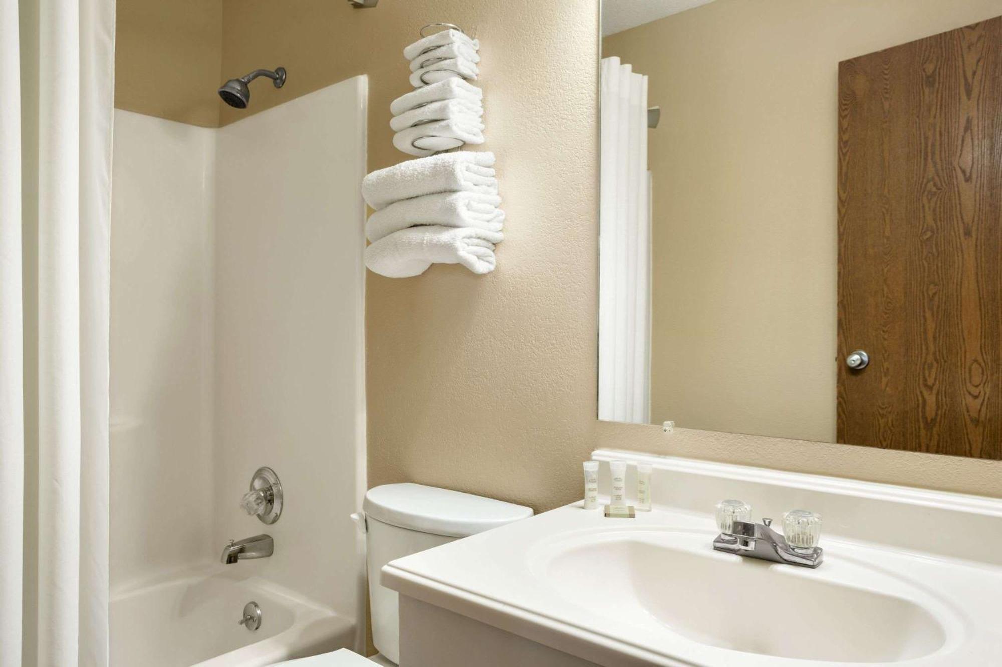 1 King Bed Studio Suite Non-Smoking