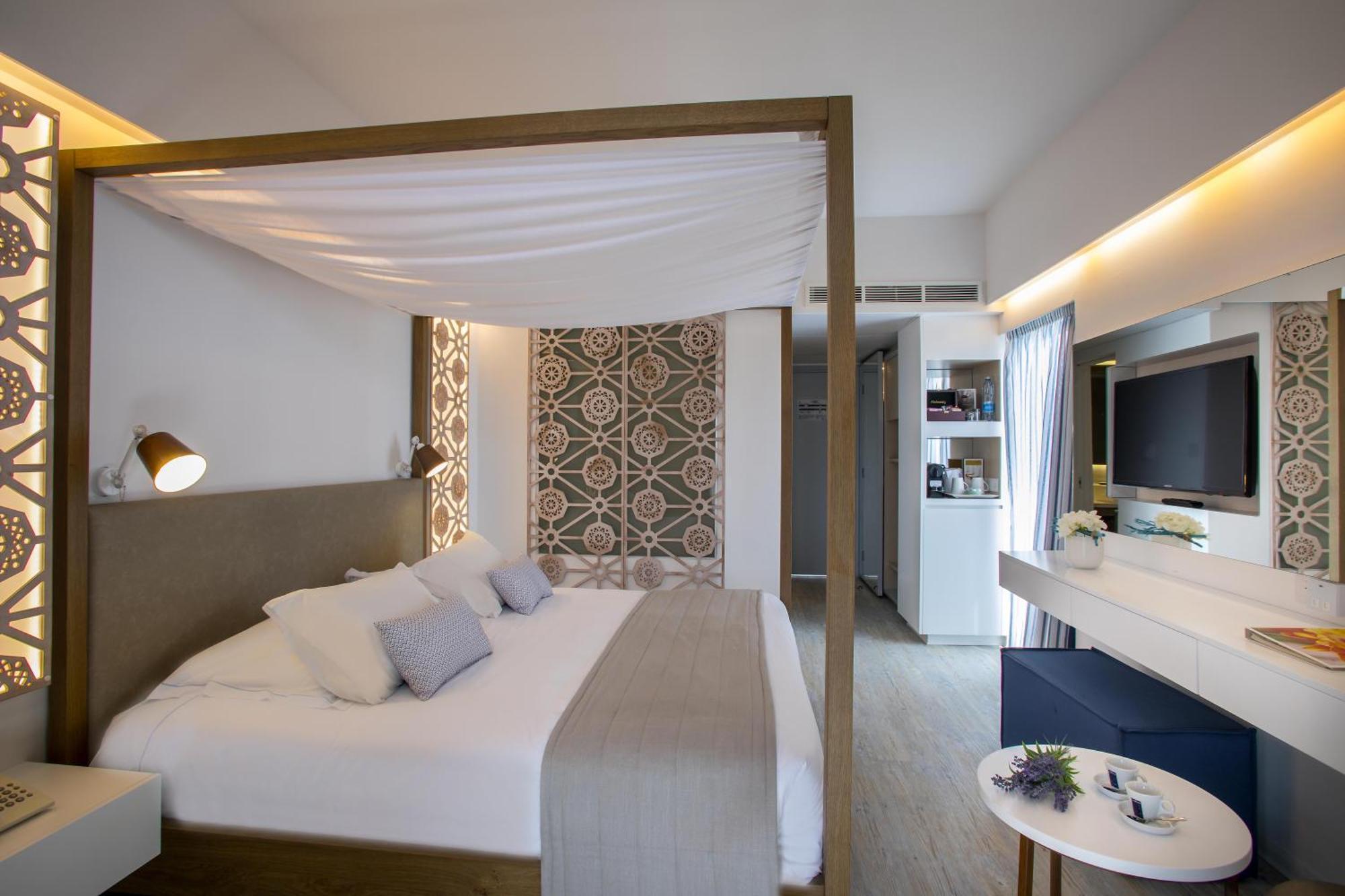 Superior Double Room Front Sea View