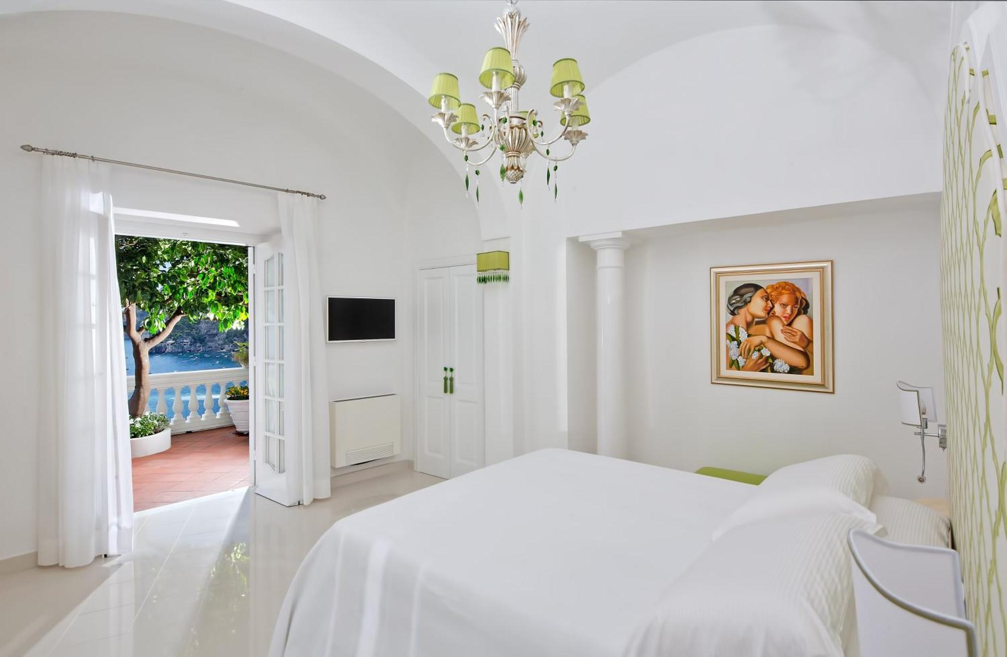 Two-Bedroom Apartment Terrace Sea View