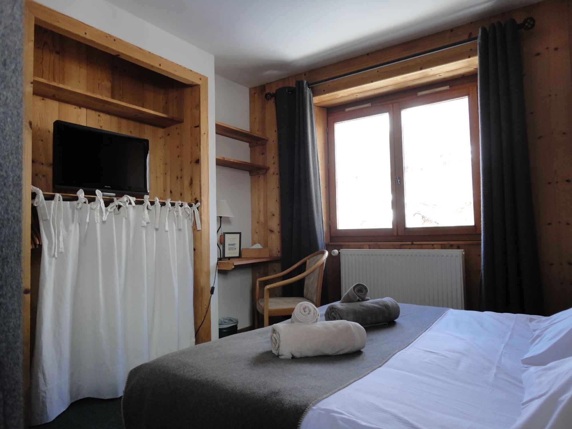 Double Room Bath