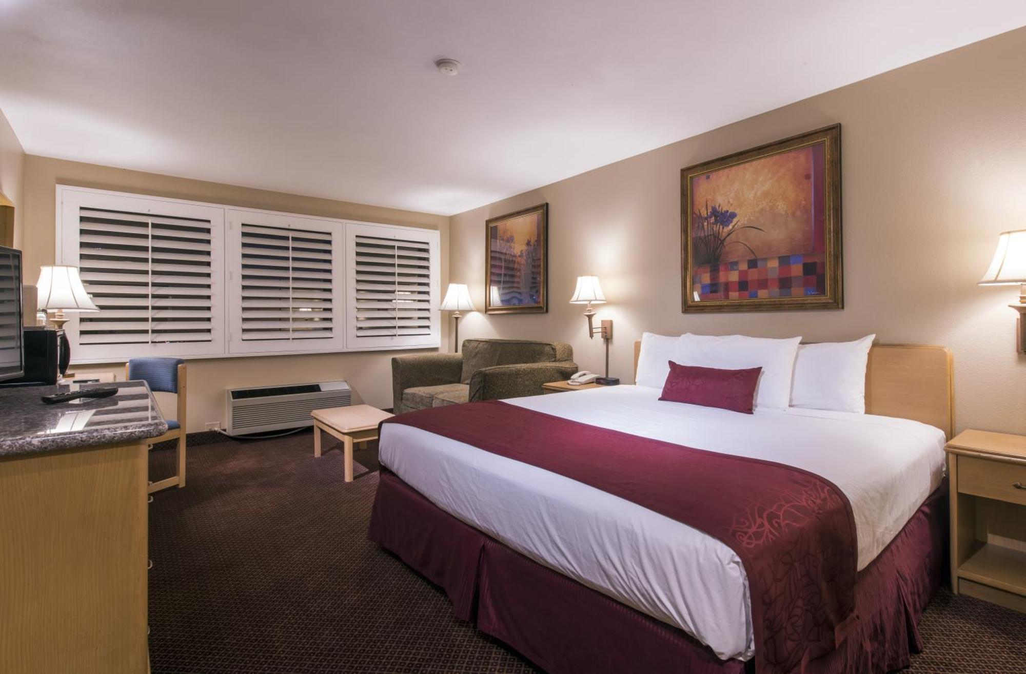 Deluxe King Bed