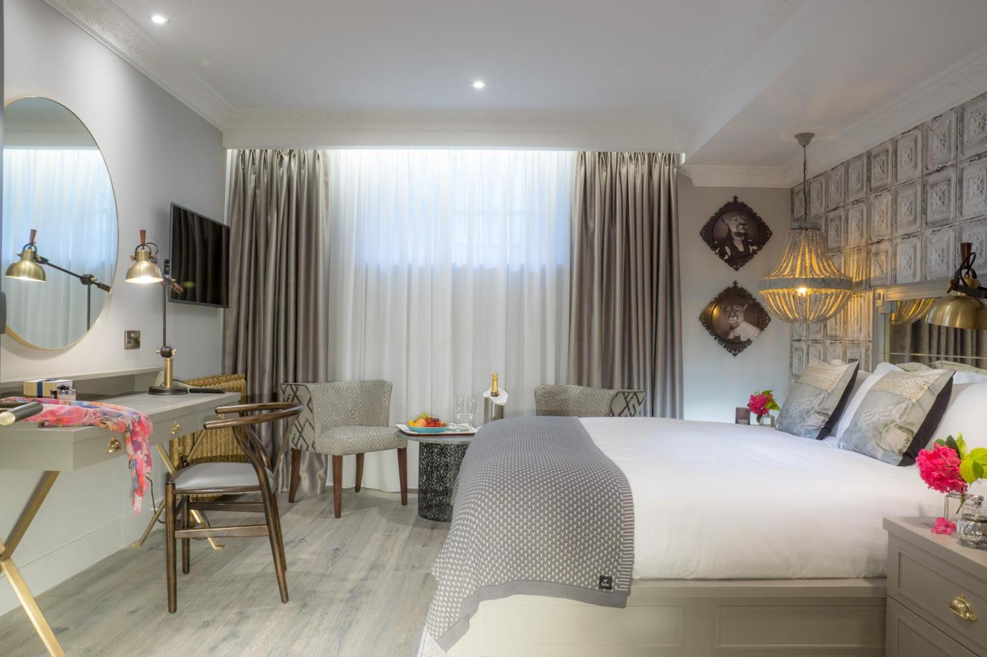 Boutique Room