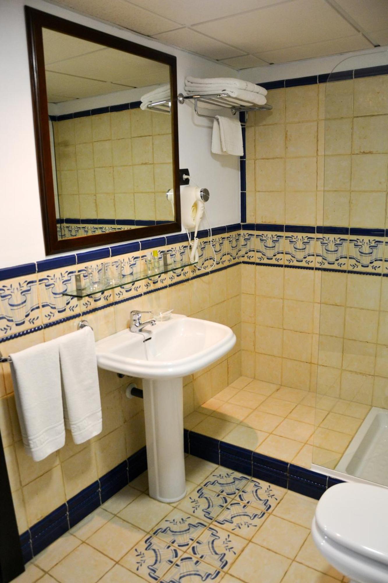 Double Room Private Bathroom