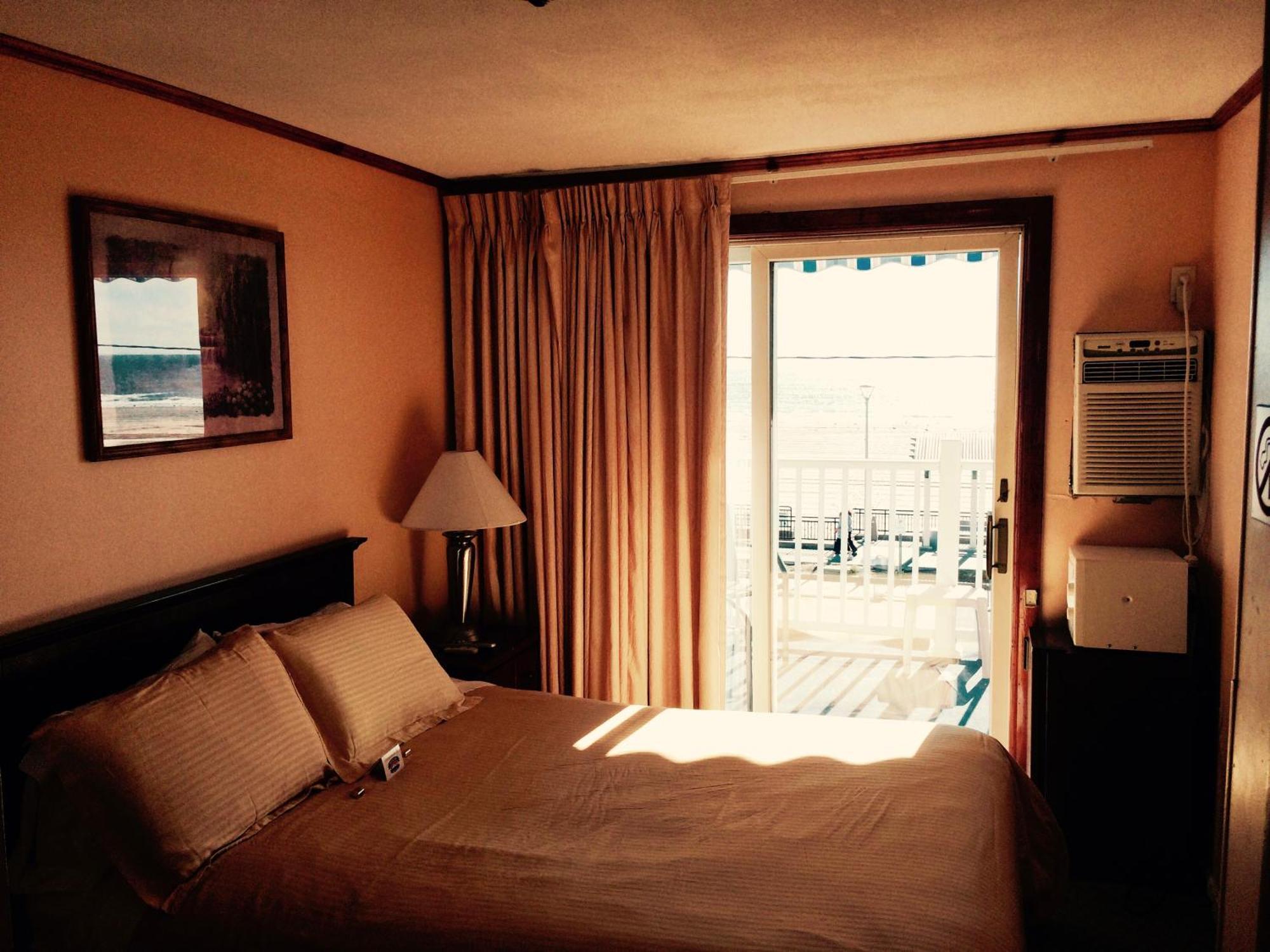 Queen Room Balcony Oceanfront