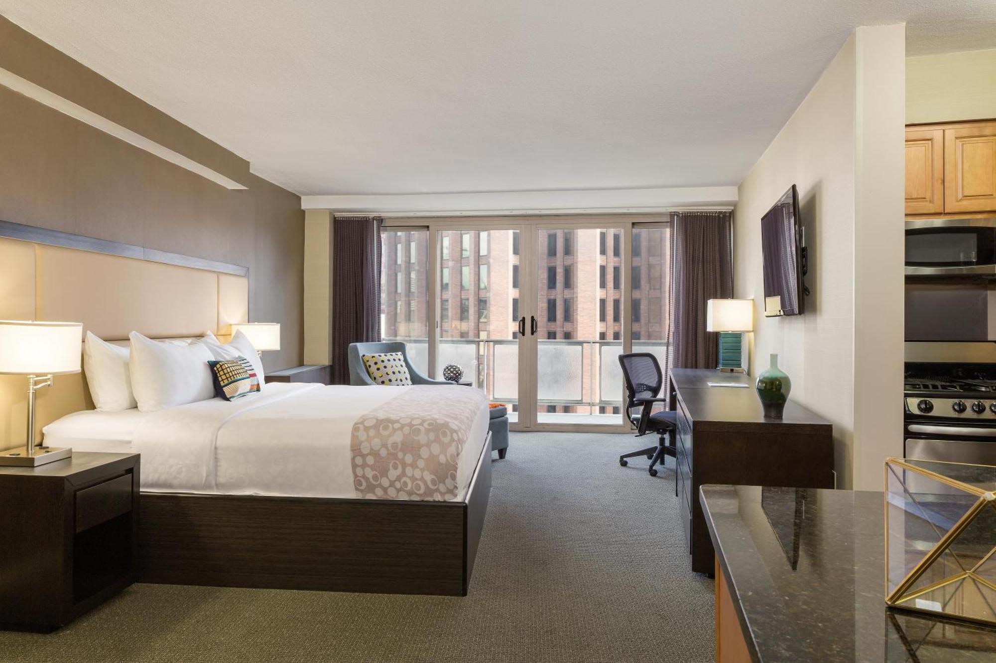 Deluxe Suite King Balcony