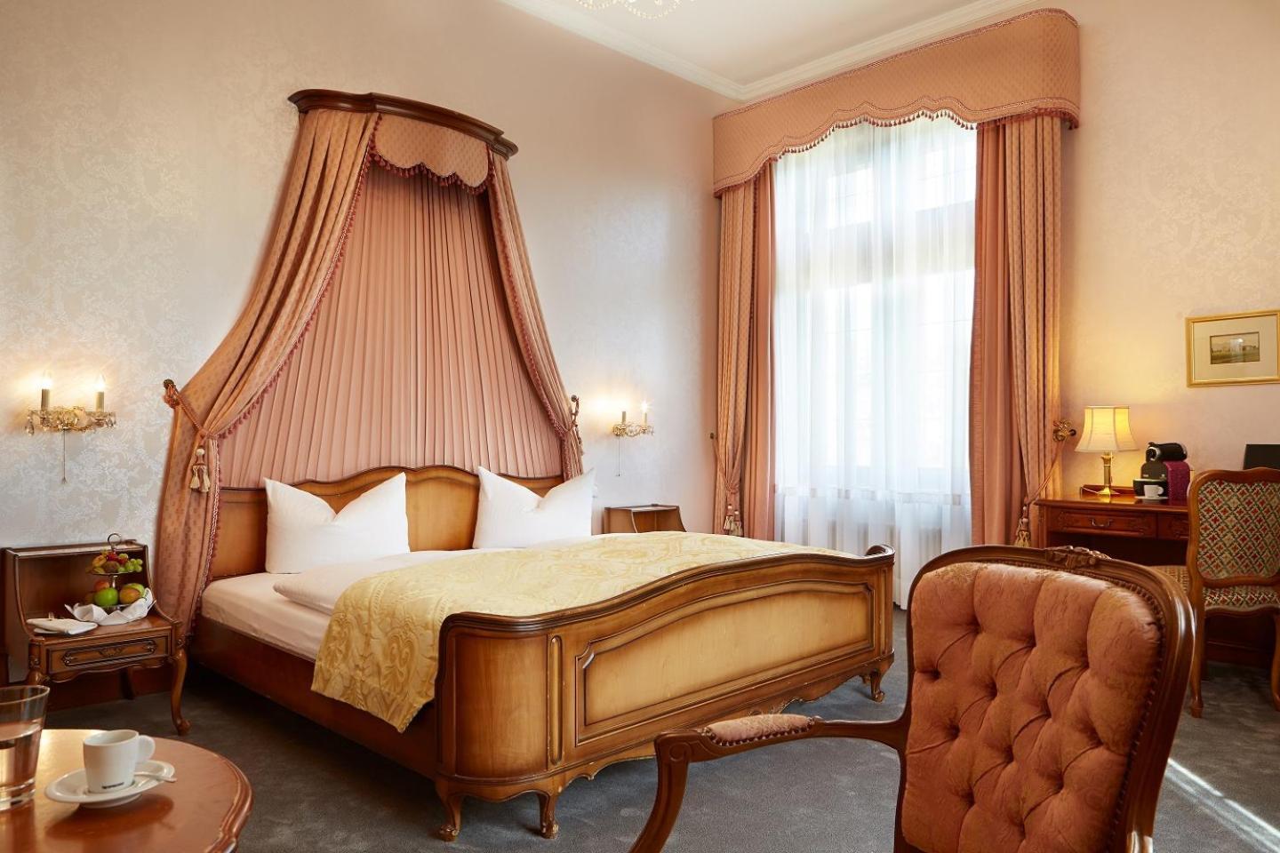 Deluxe Double Room Bath