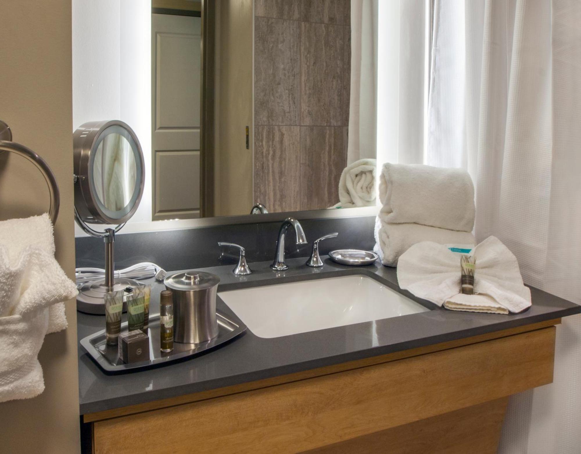 Executive Queen Room