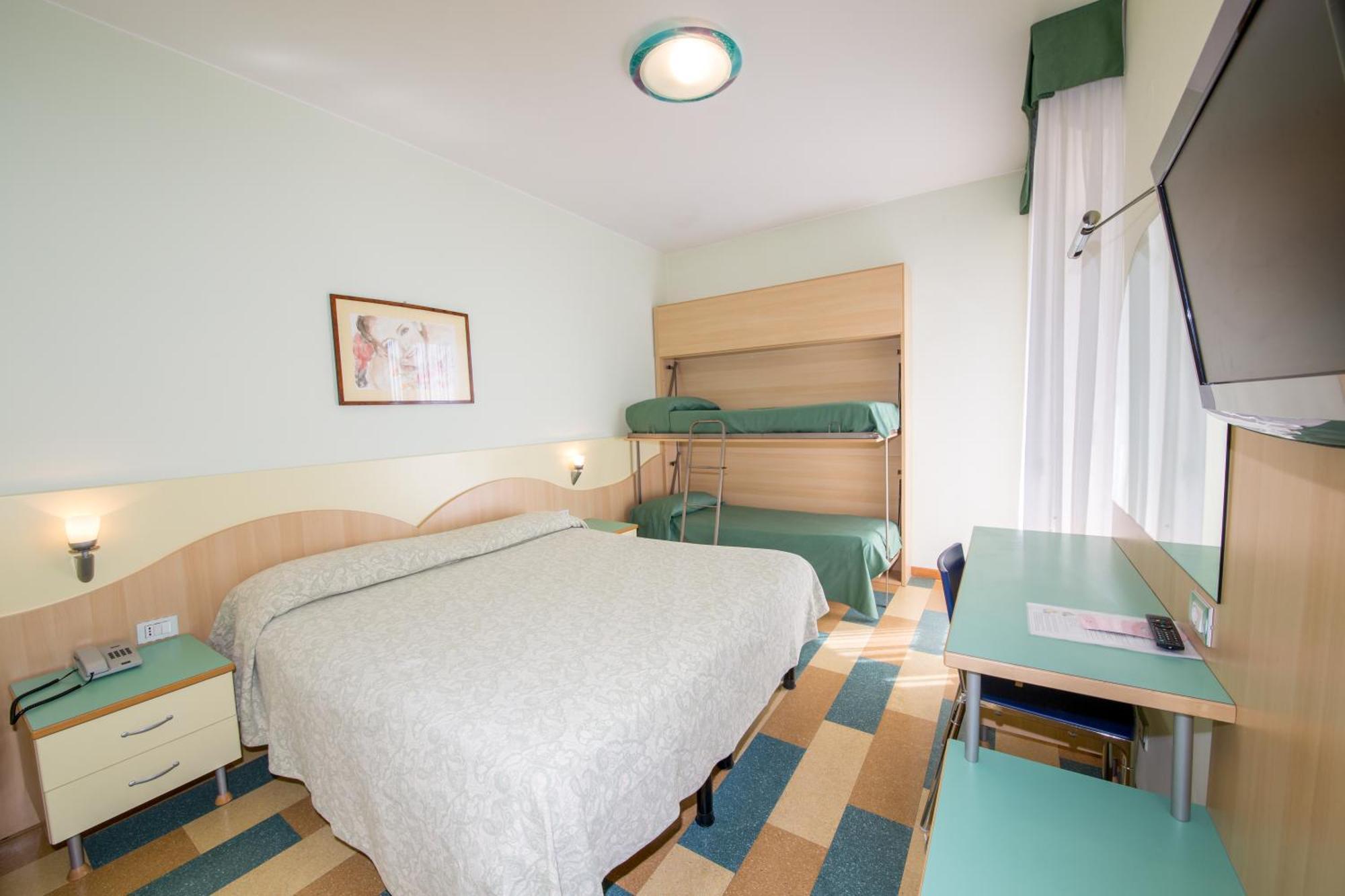 Tweepersoonskamer met 1 of 2 Bedden en Uitzicht op Zee