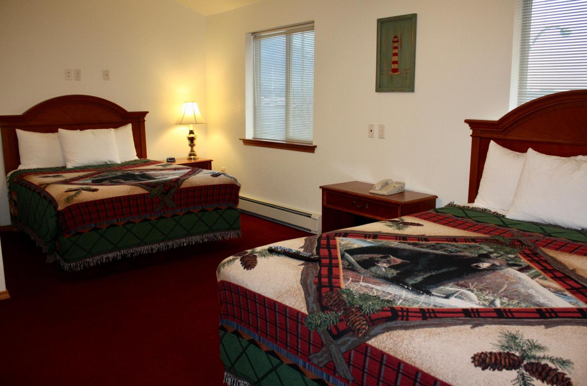 One-Bedroom Queen Suite Two Queen Beds