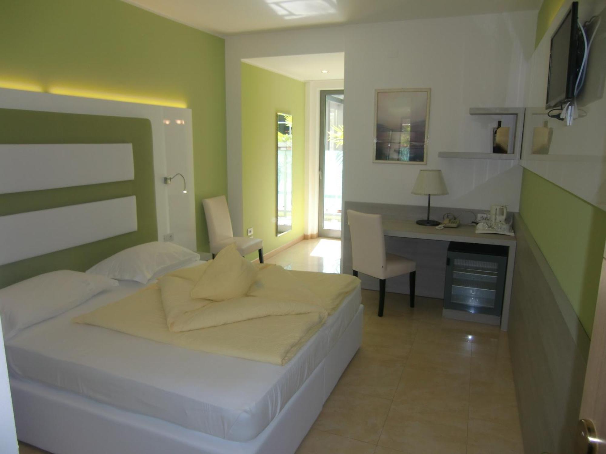 Basic Double or Twin Room Terrace Ground Floor
