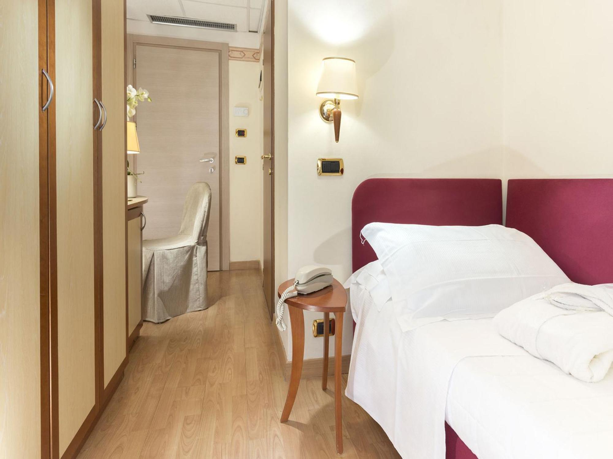 Single Room with Sea View,709023184:JPEG