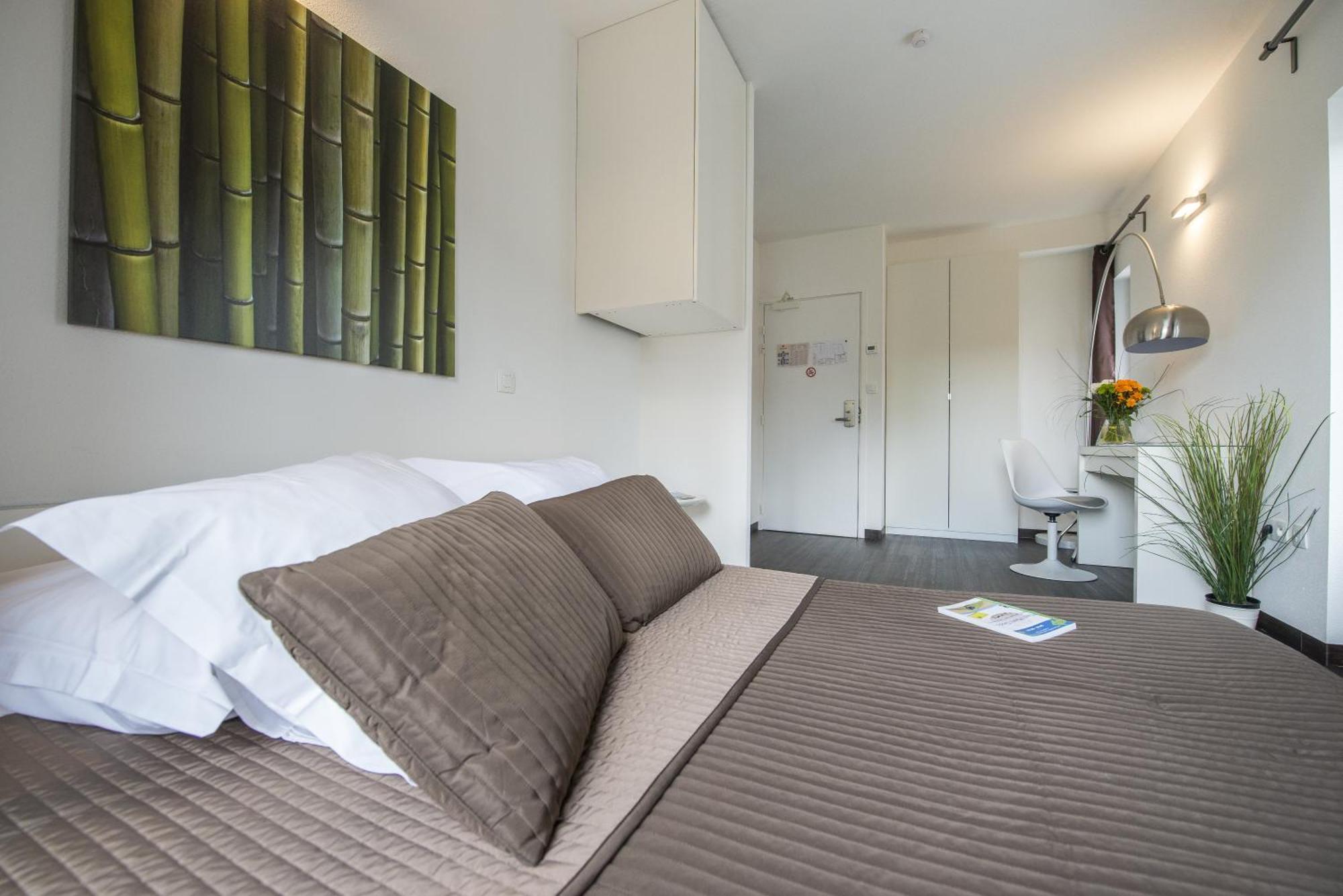 Standard Double Room,112871223:JPEG