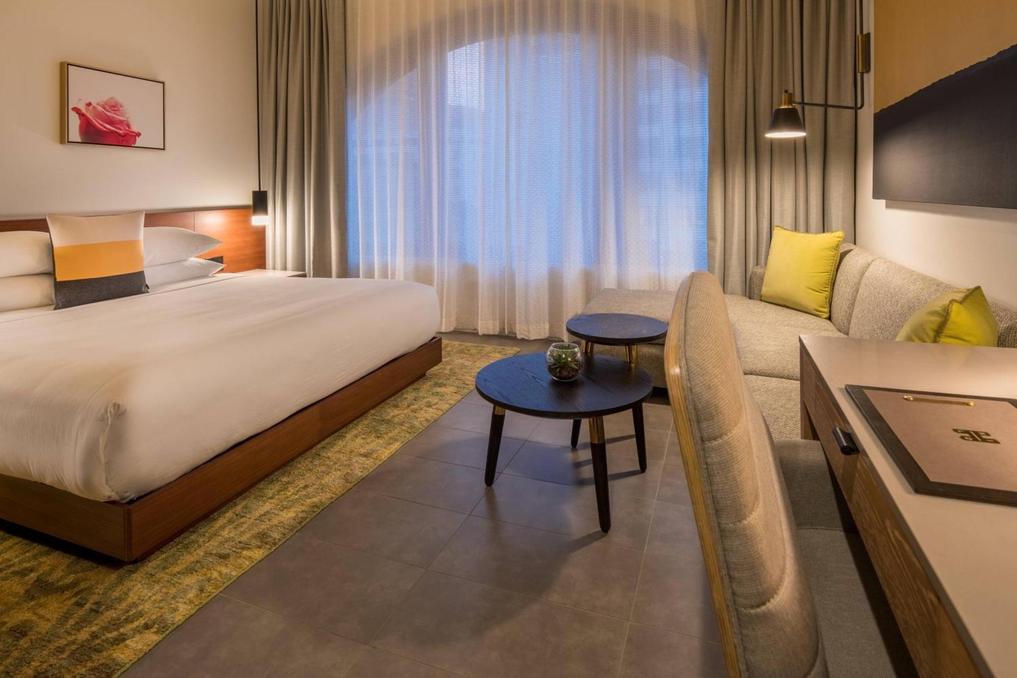 Premium King Room City View