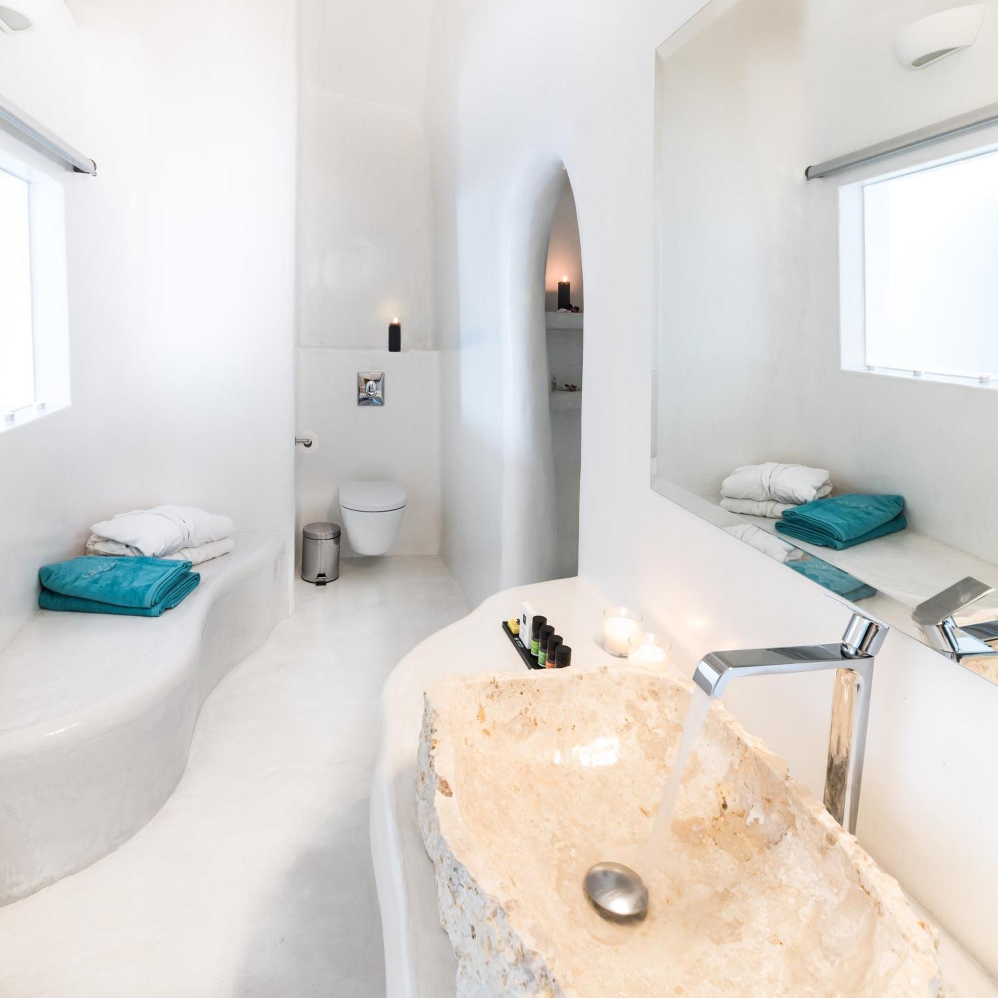 Honeymoon Suite Outdoor Heated Plunge Pool Jets
