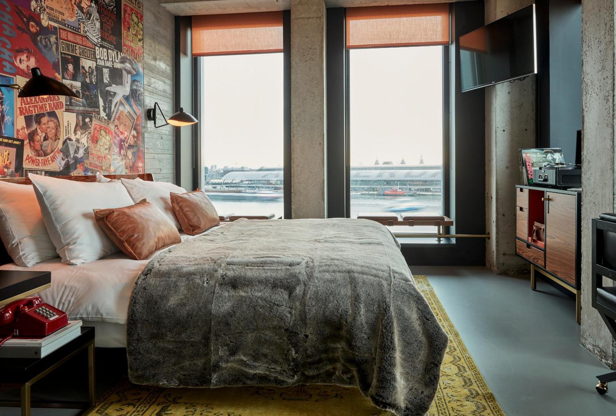 Deluxe Corner Kamer met Uitzicht op de Stad