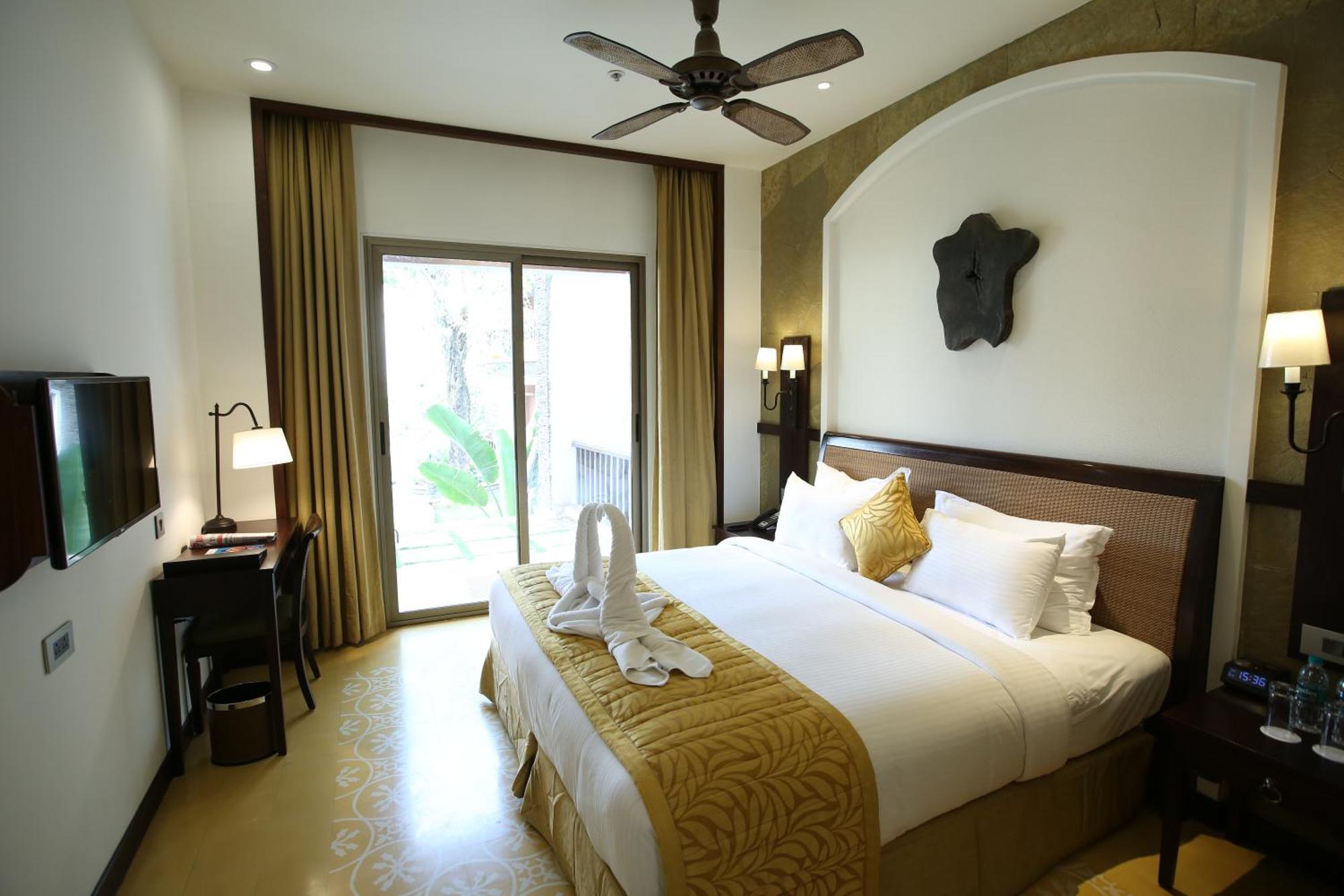 Cypress Suite Balcony Complimentary Hi Tea Signature Activities & Experiences on Buffet Meals & Spa