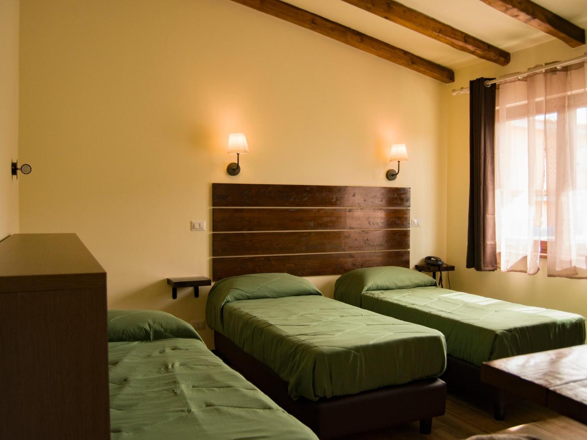 Triple Room