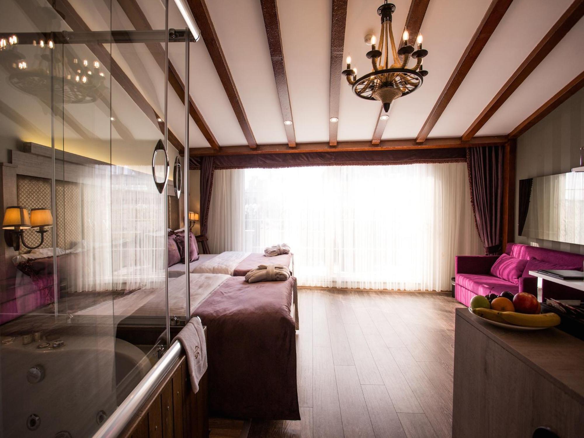 Executive Terrace Suite Jacuzzi