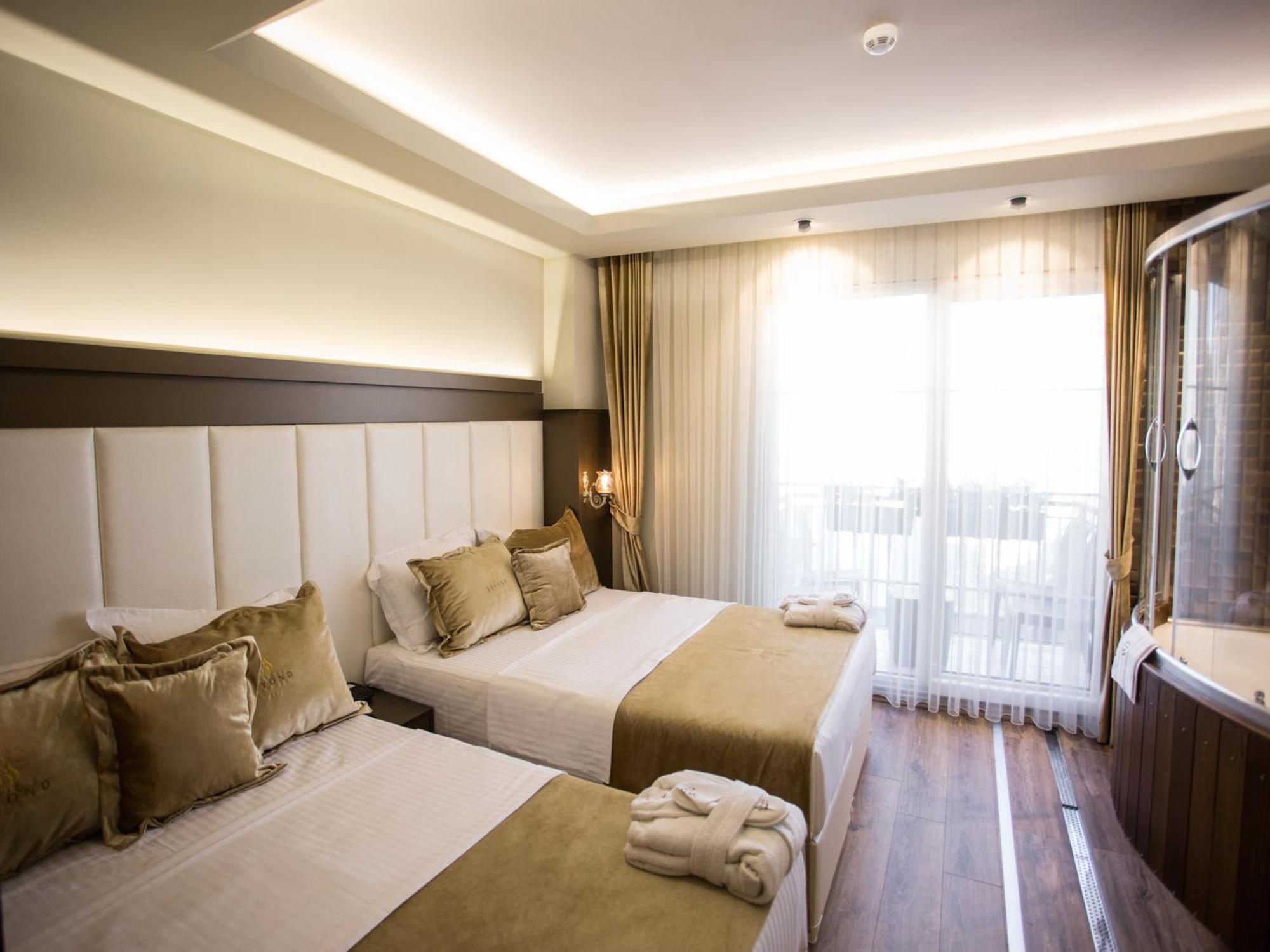 Deluxe Suite Jacuzzi
