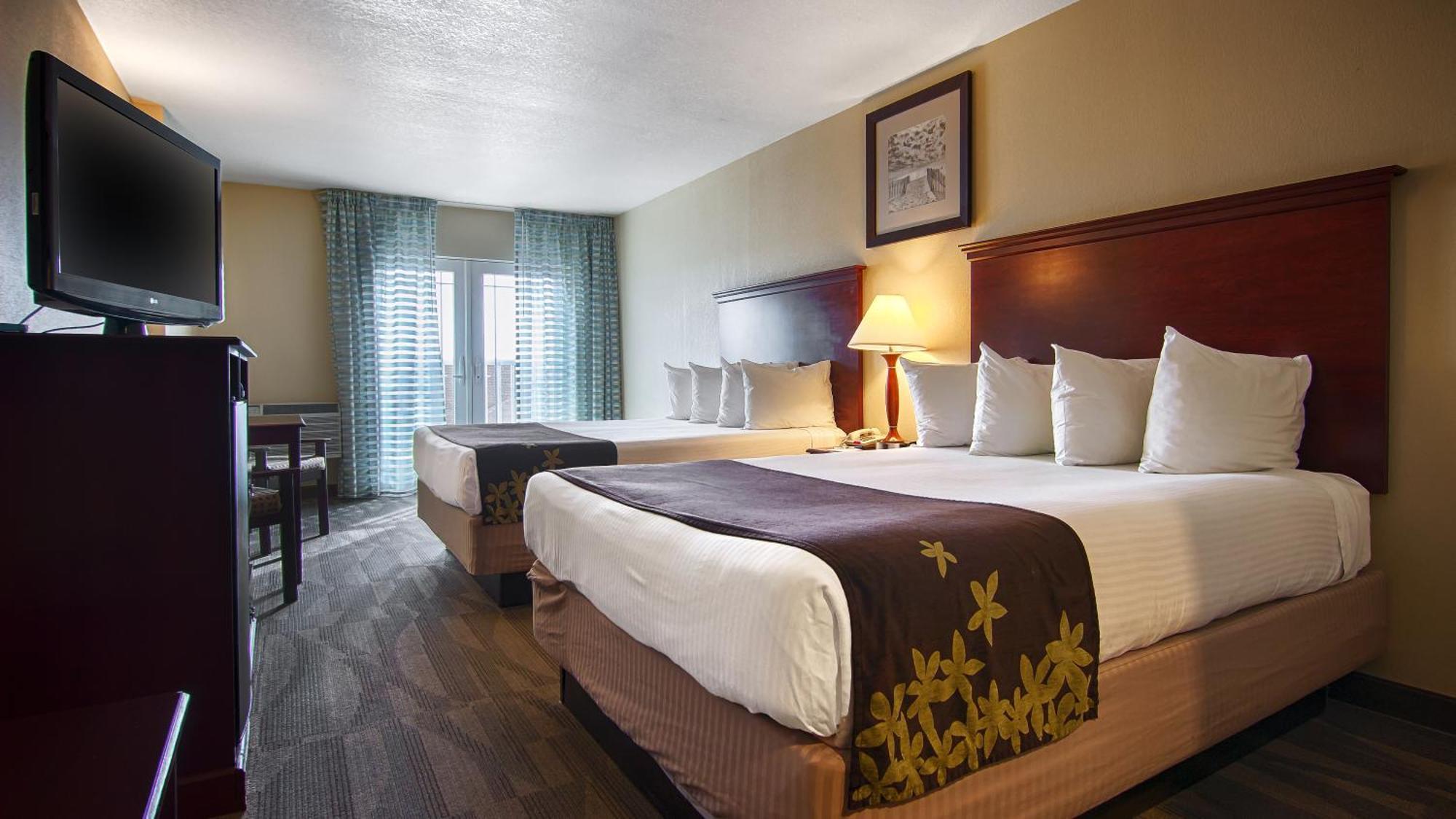 Queen Room Two Queen Beds Non-Smoking