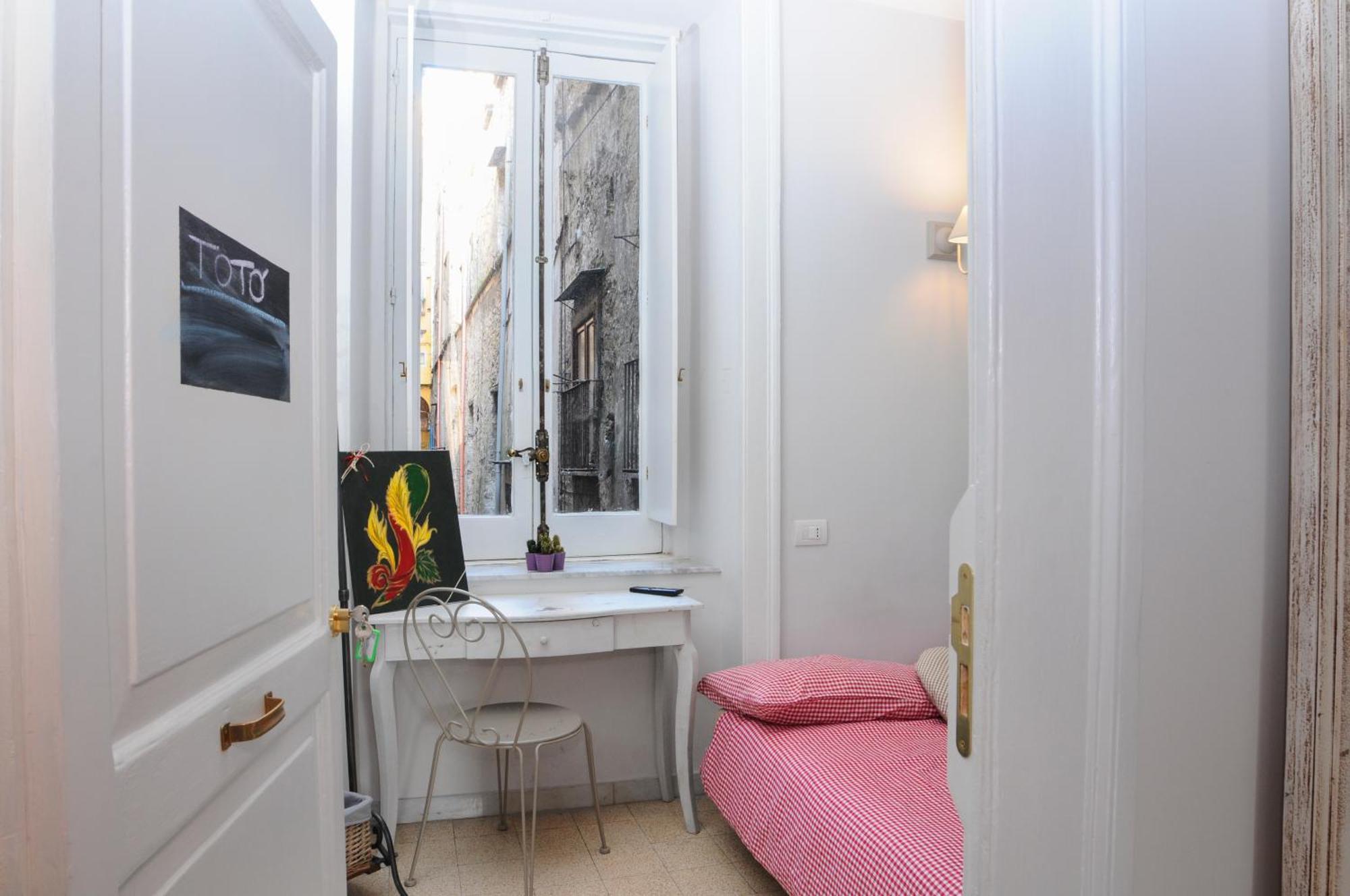 Single Room Private External Bathroom