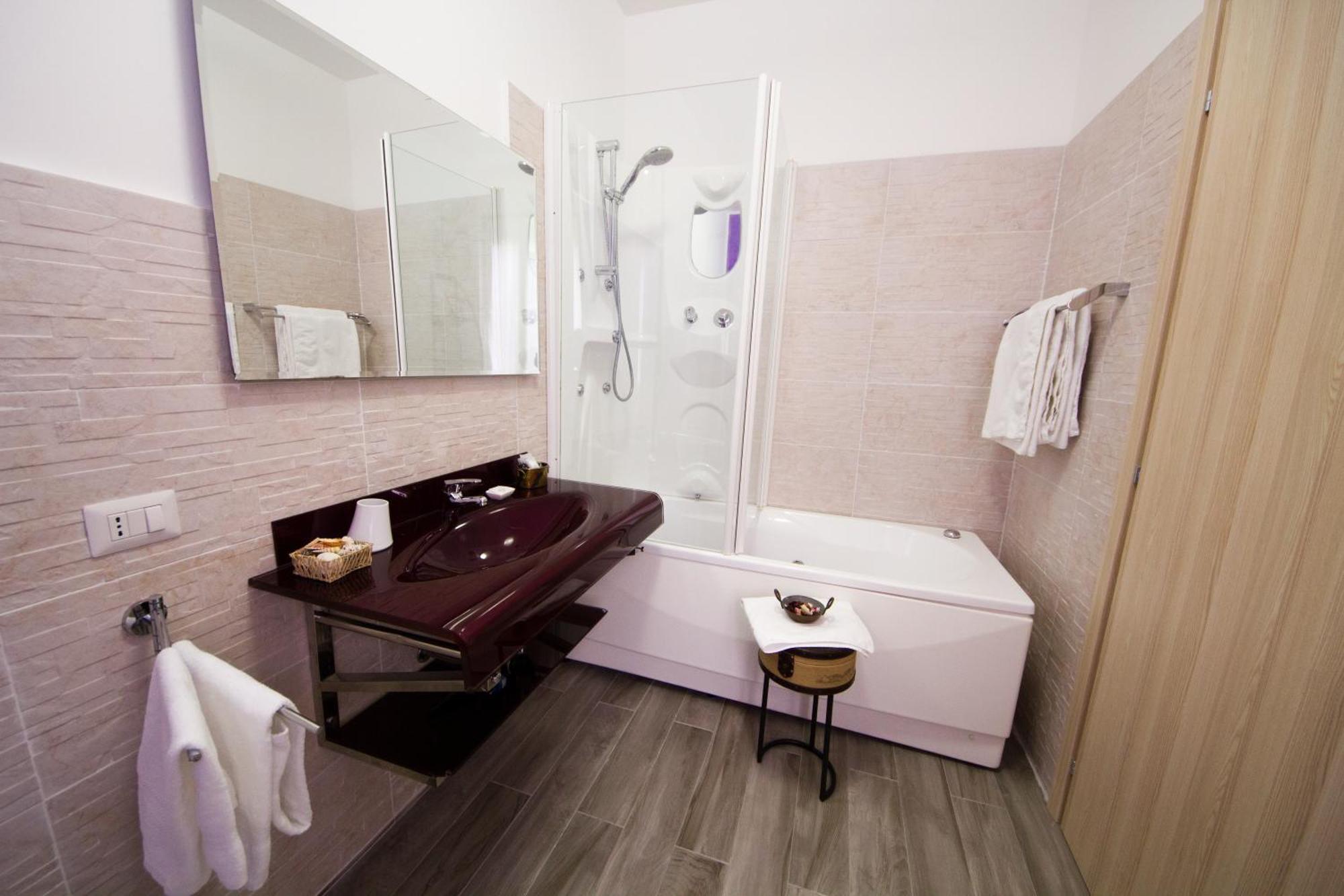 Double Room Private Bathroom