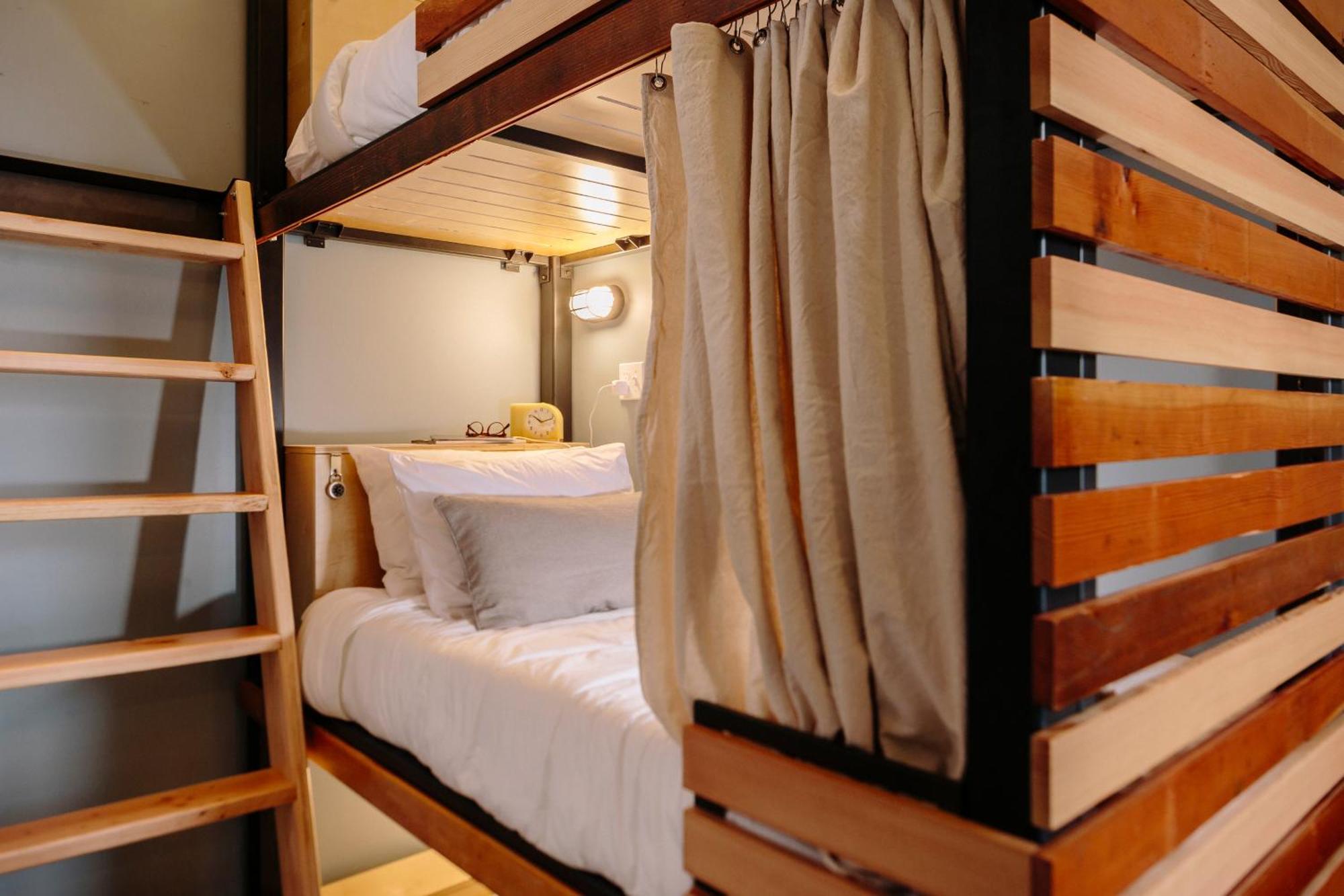 Single Bed Mixed Dormitory Room