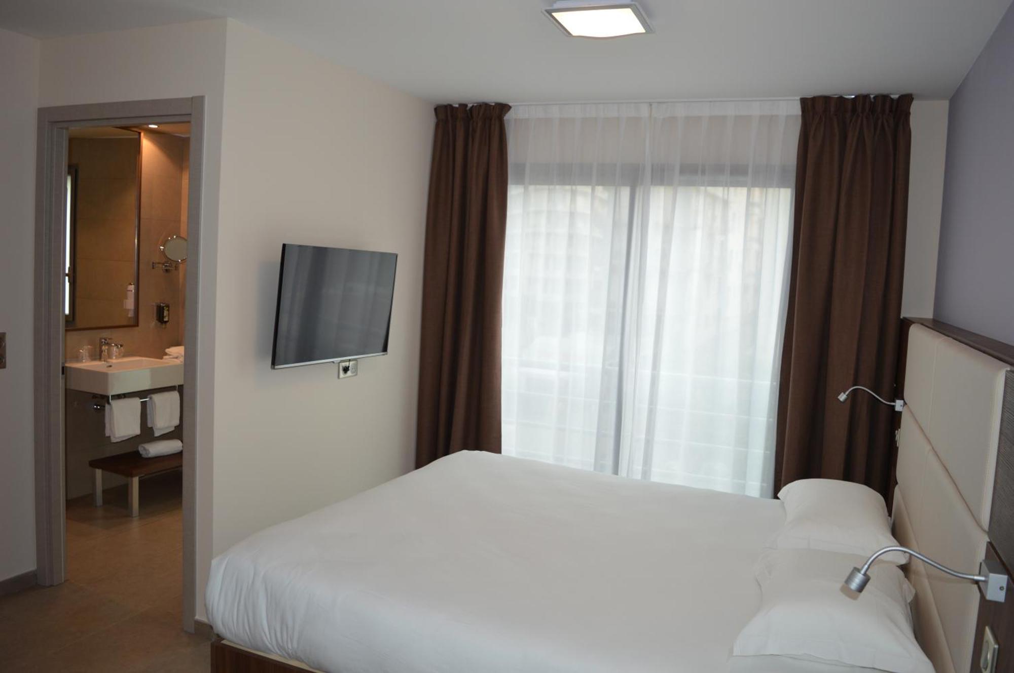 Superior Double Room Mountain View