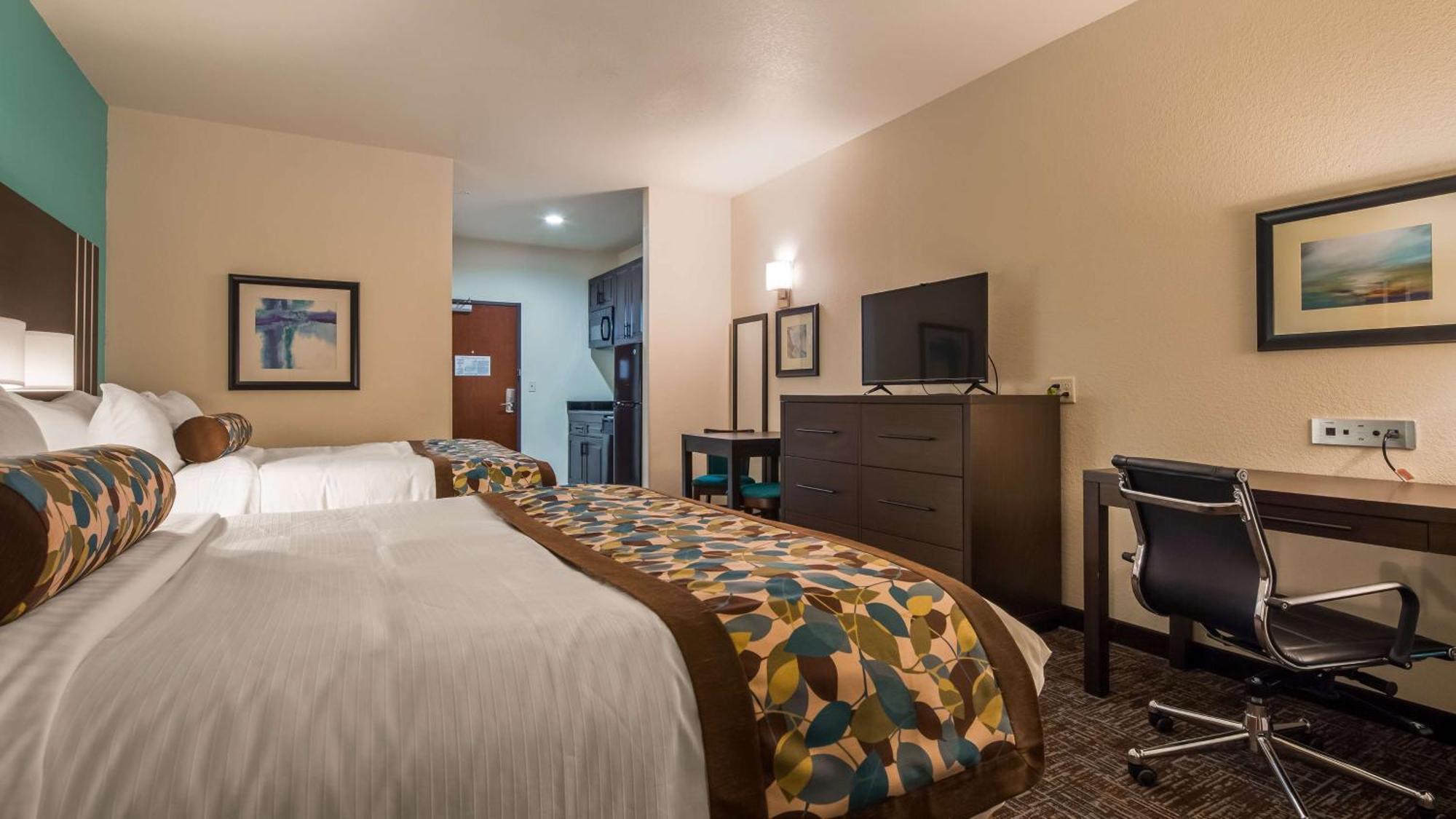 Queen Room with Two Queen Beds,1283568385:JPEG