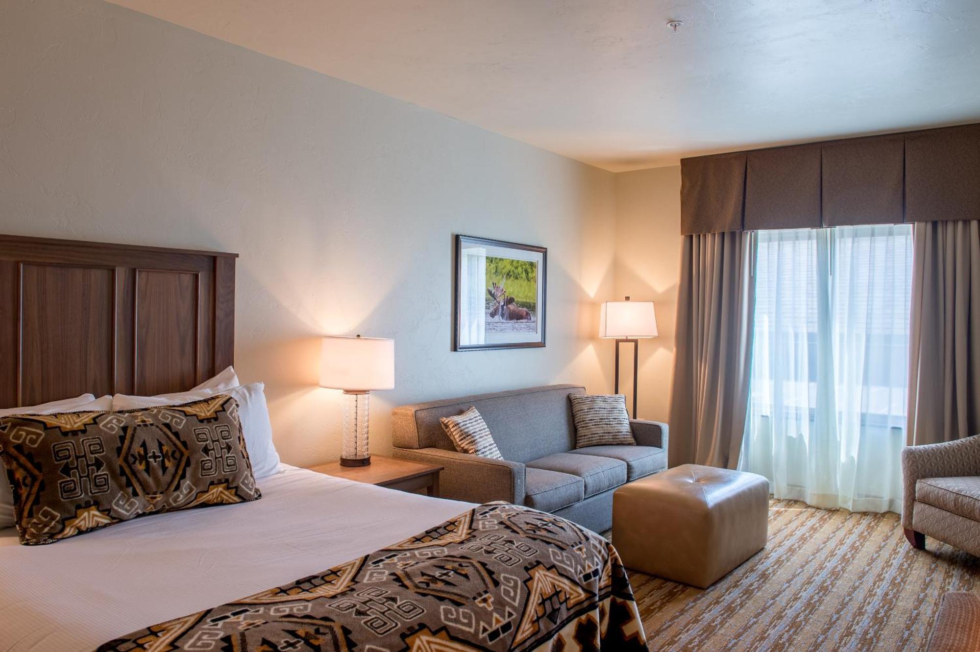 Deluxe Queen Room Two Queen Beds