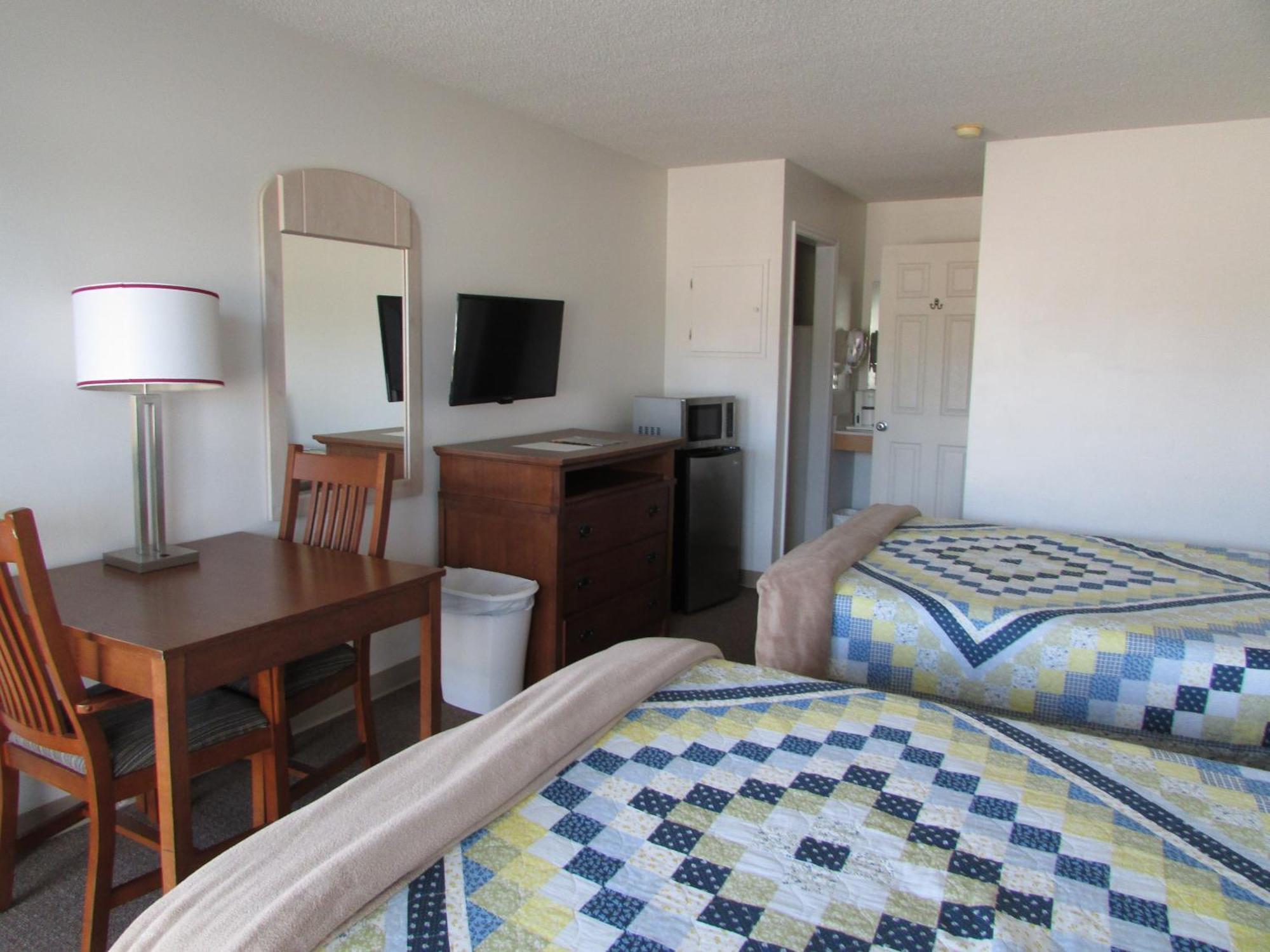 Queen Room Pool View